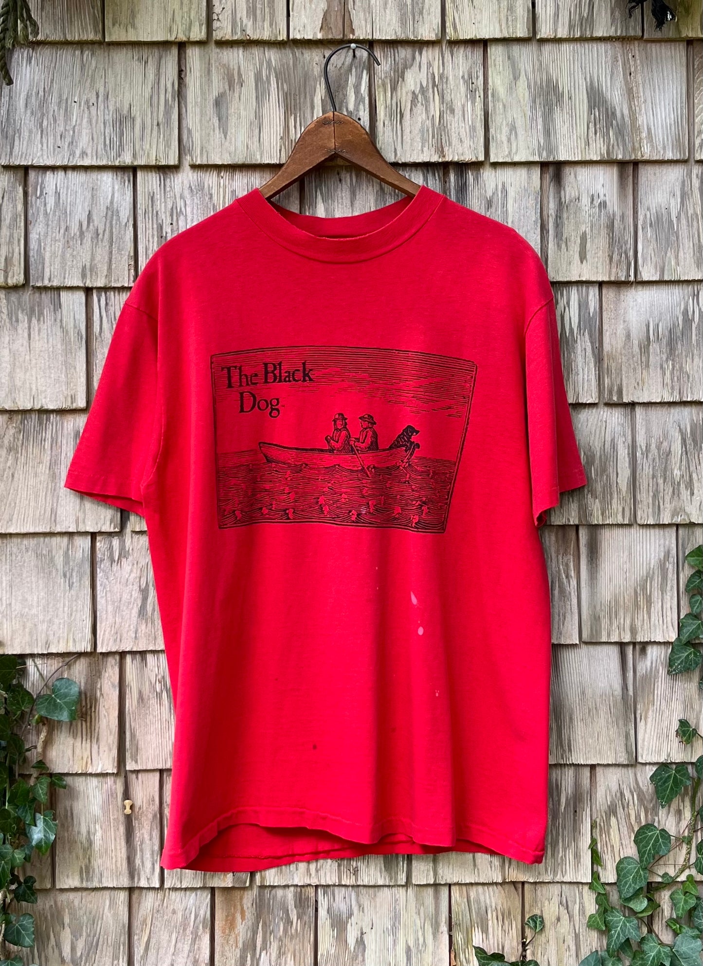 80s The Black Dog Martha's Vineyard Ferryman Logo T-Shirt (M)