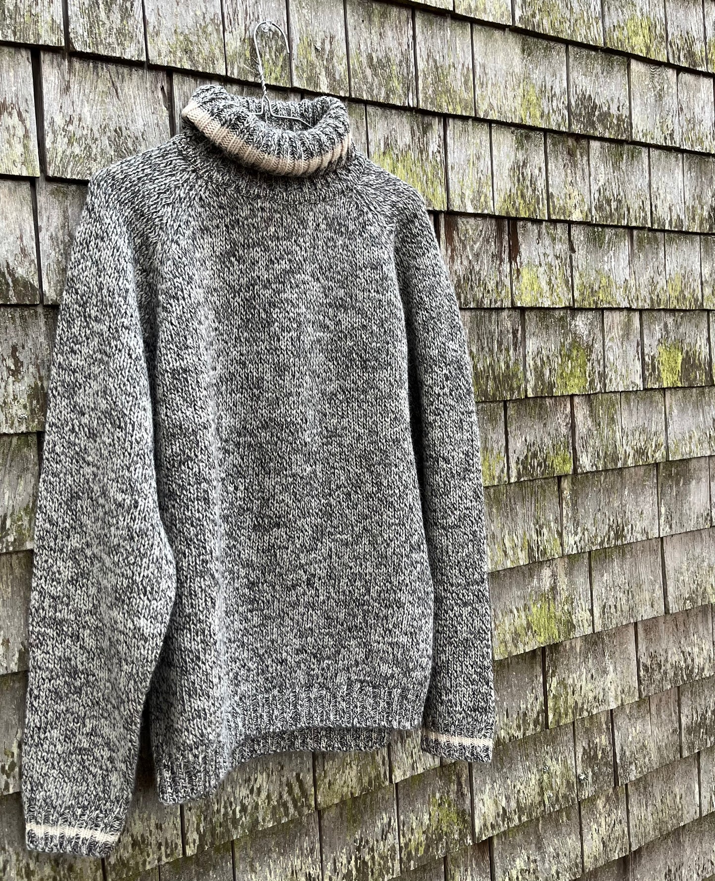 90s L.L. Bean Wool Blend Turtleneck Sweater (L)