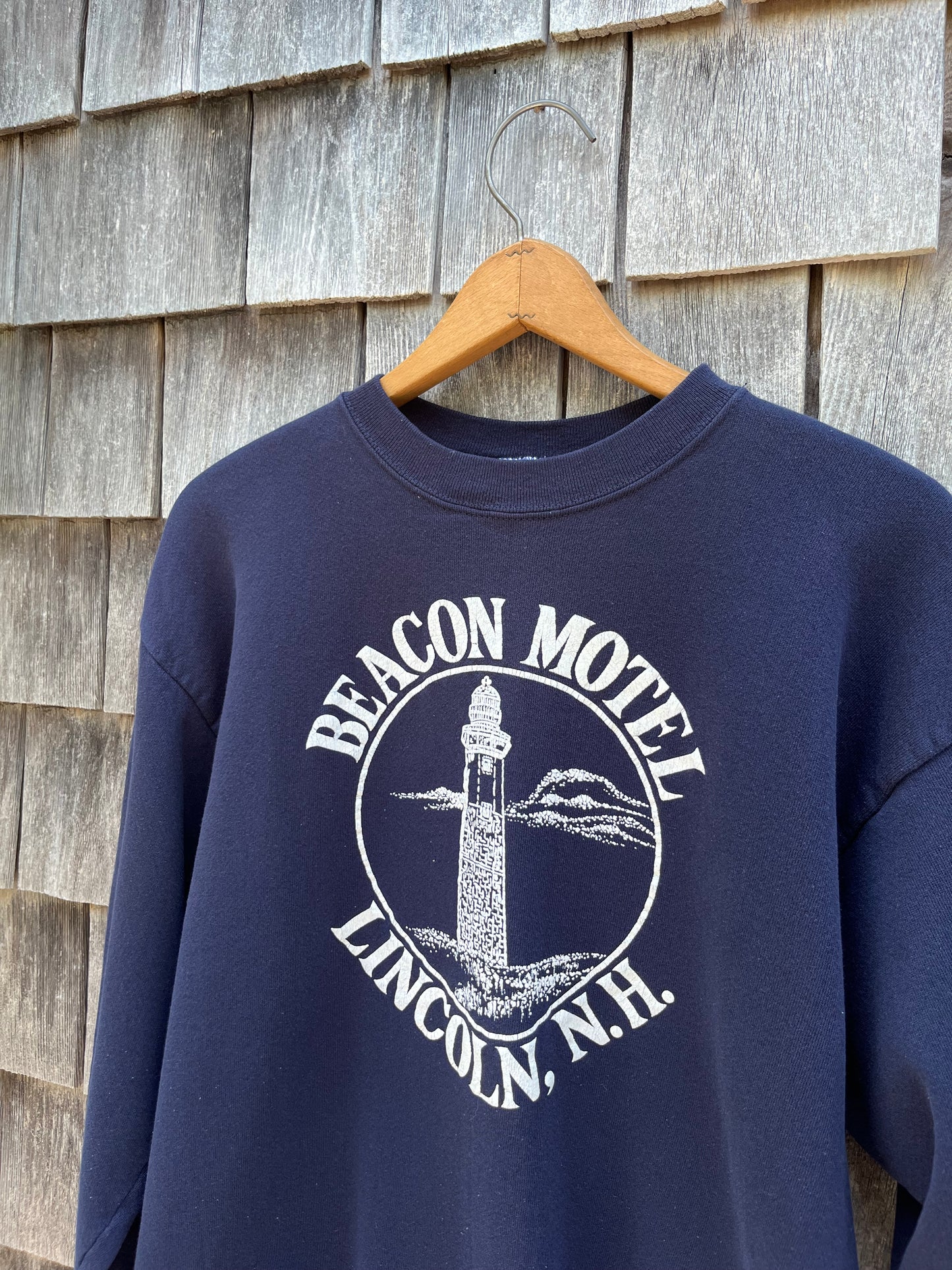 90s Beacon Motel Lincoln New Hampshire Crewneck Sweatshirt (L)