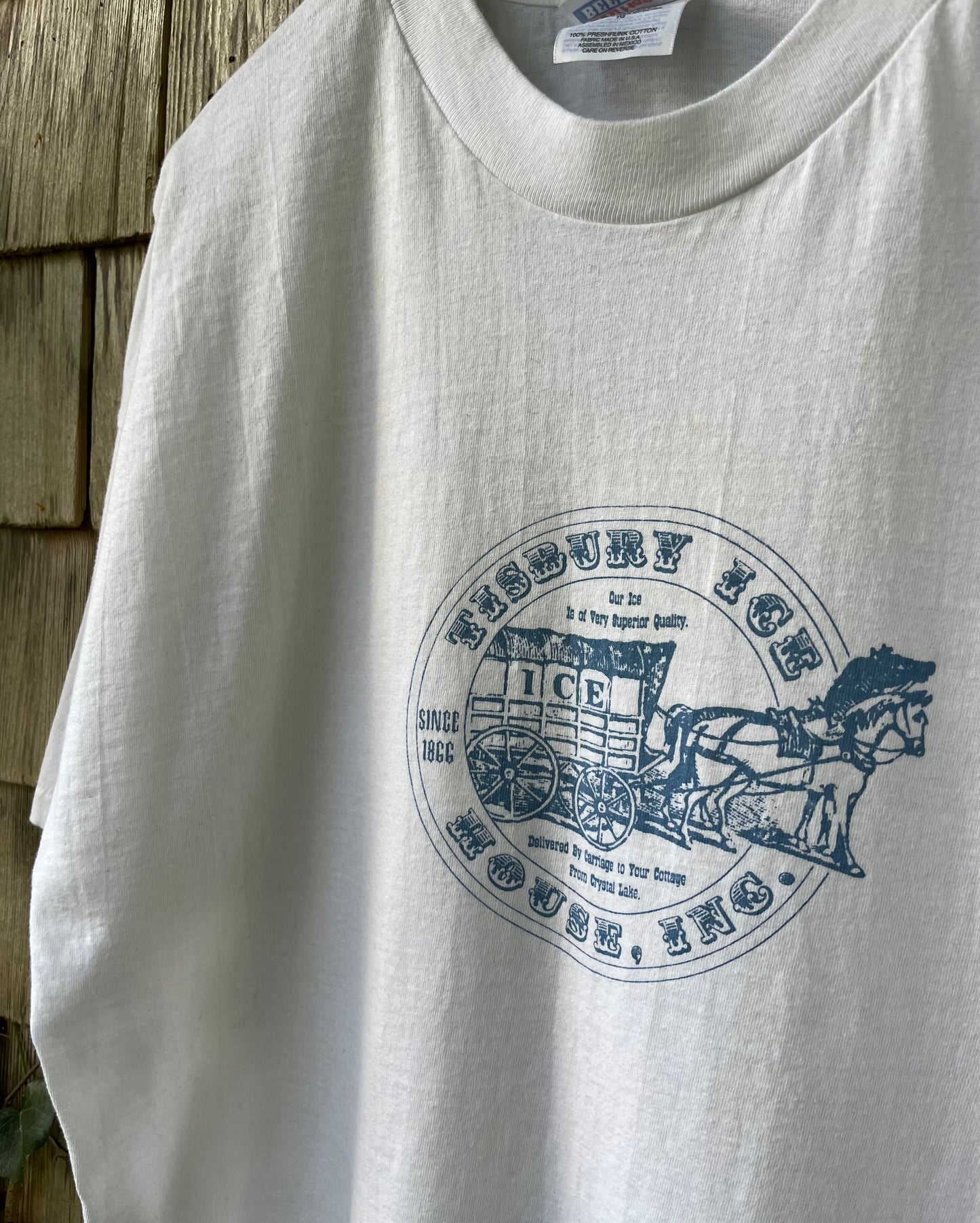 90s Tisbury Ice House Inc. Martha’s Vineyard T-Shirt (L/XL)