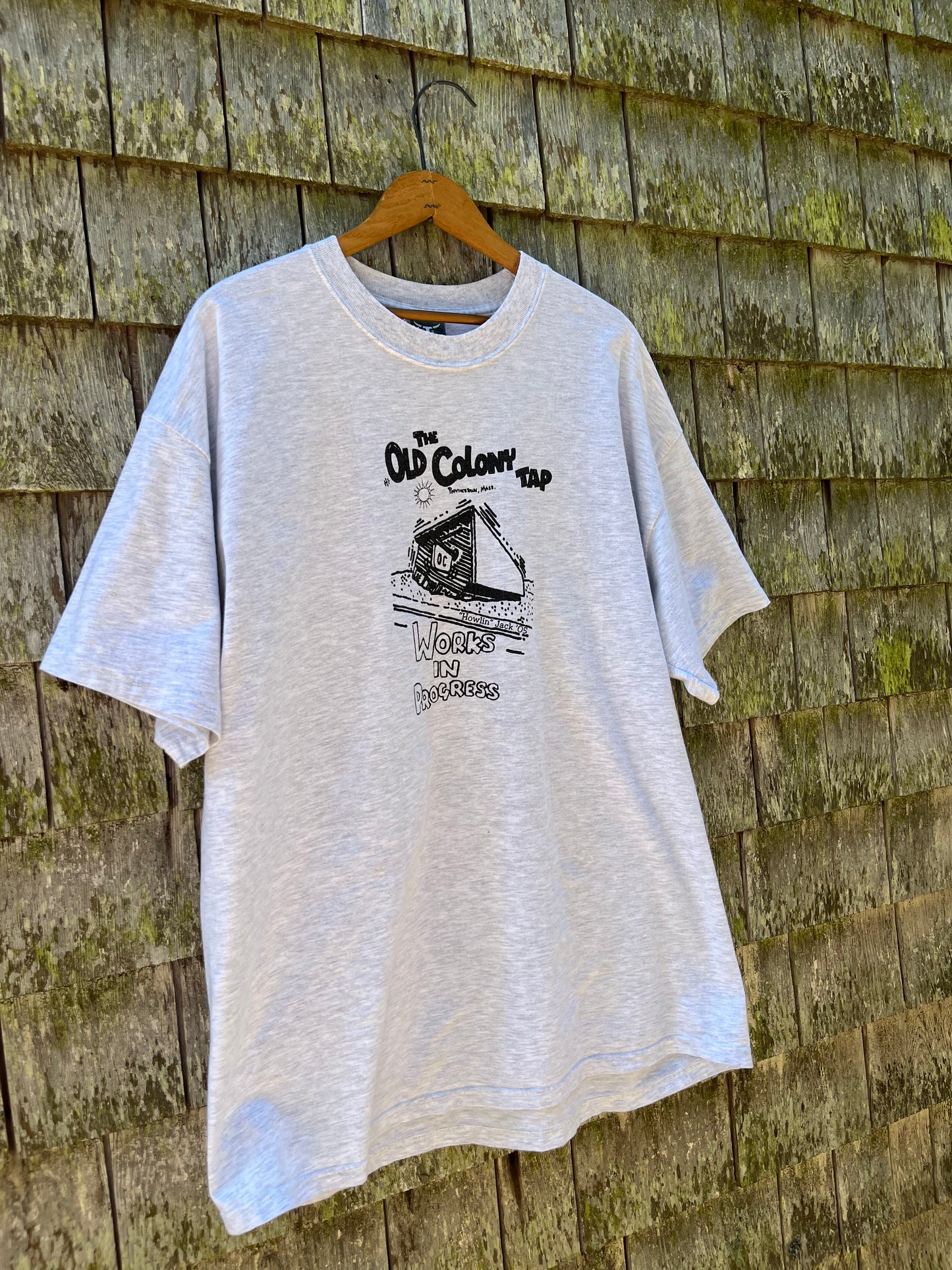 00s Old Colony Tap Provincetown Howlin Jack Memorial T-Shirt (L/XL)