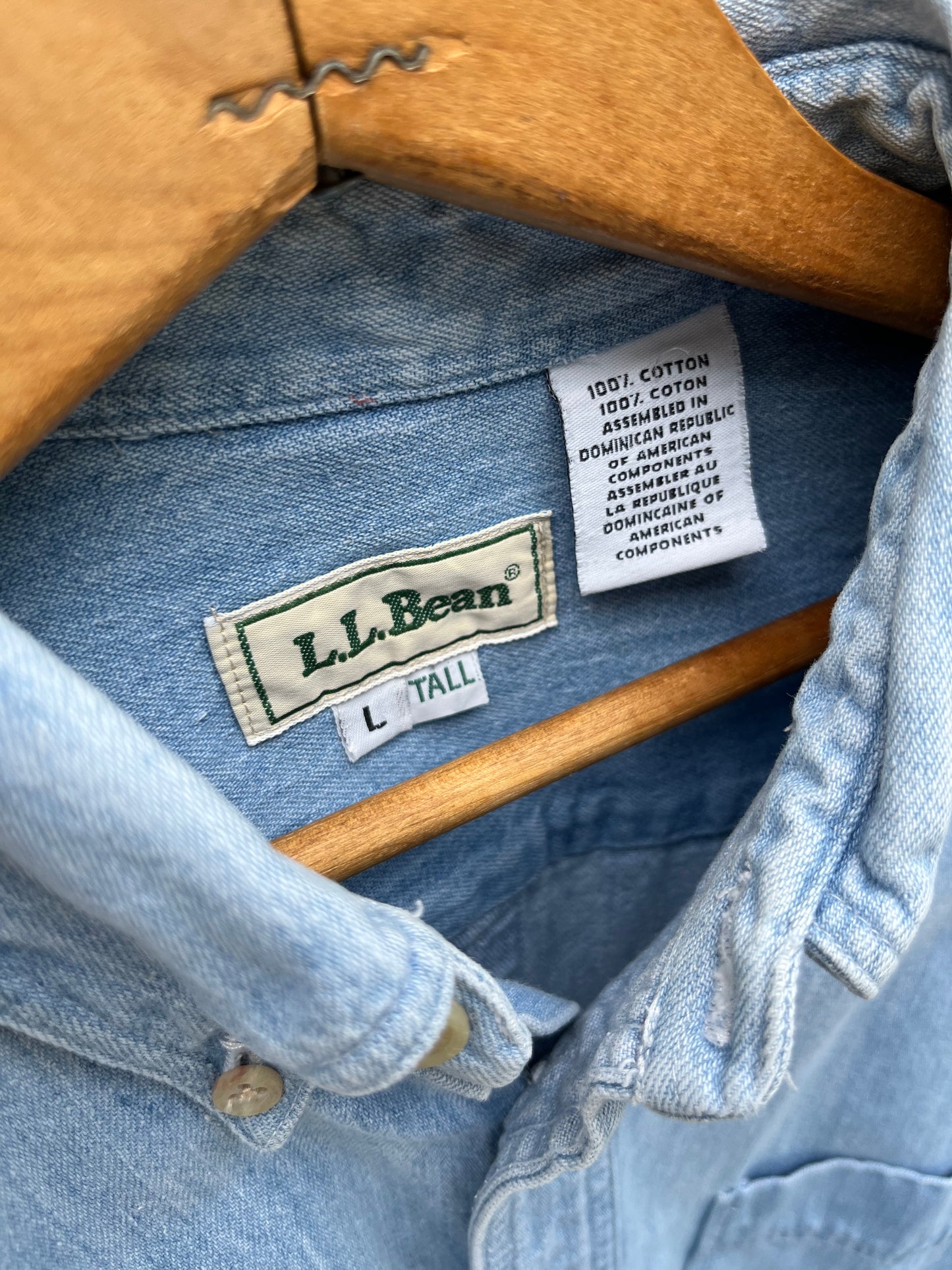 90s L.L. Bean Light Wash Denim Button Down Shirt (XL)