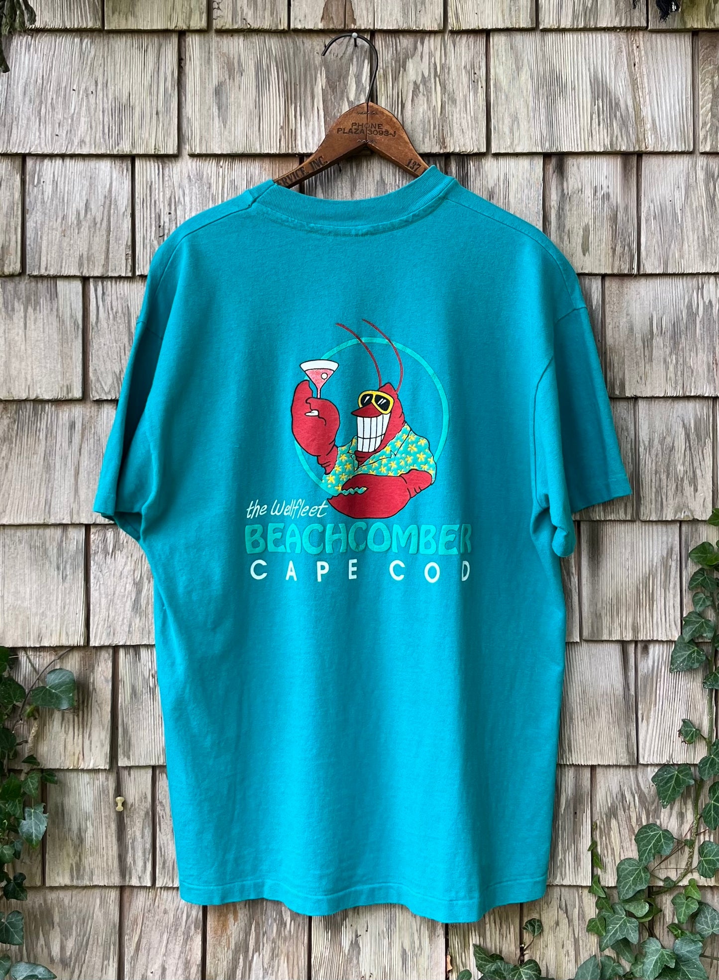 90s Wellfleet Beachcomber Restaurant and Bar T-Shirt (L)