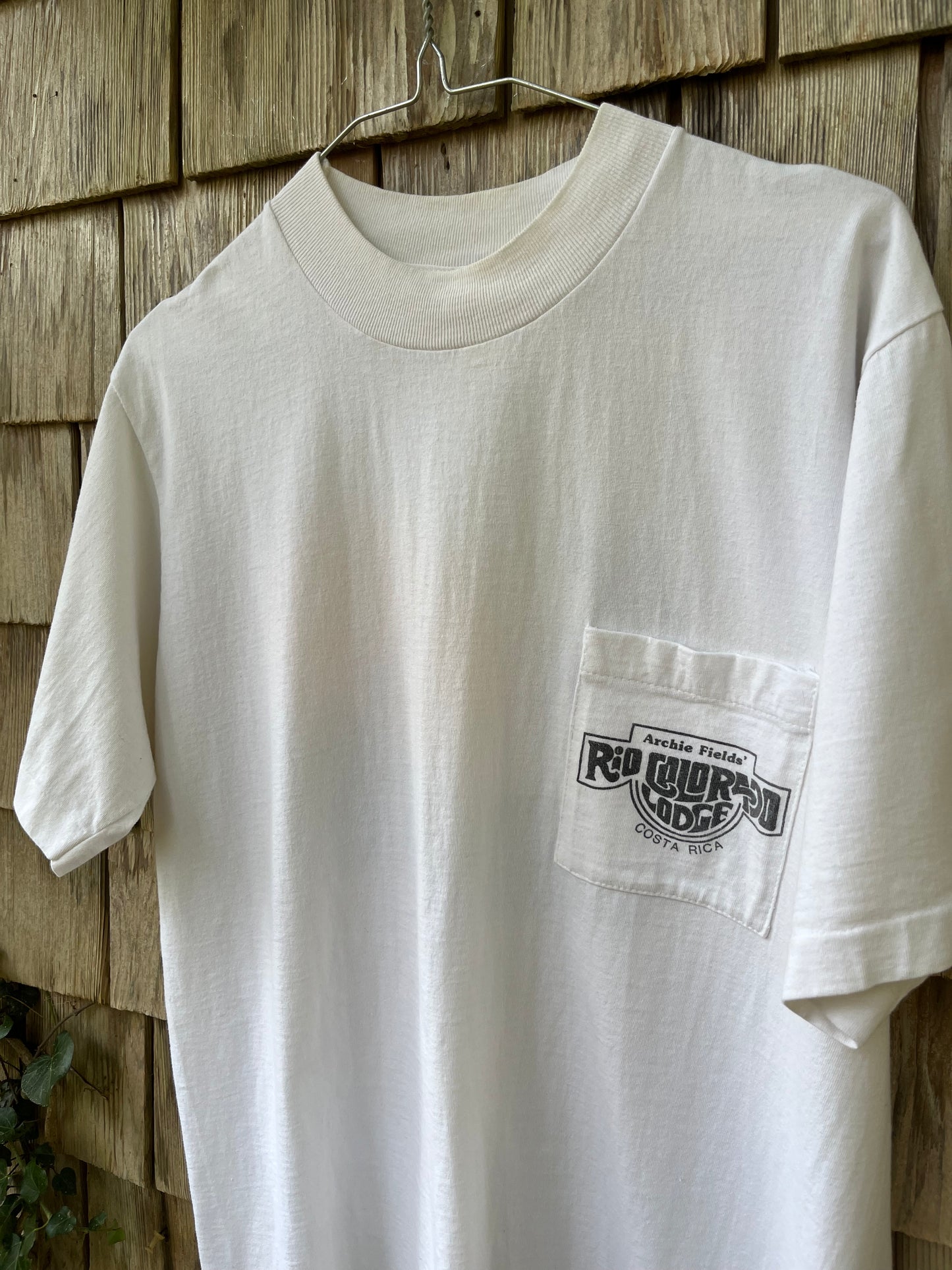 90s Archie Field's Rio Colorado Fishing Lodge Costa Rica Pocket T-Shirt (L)