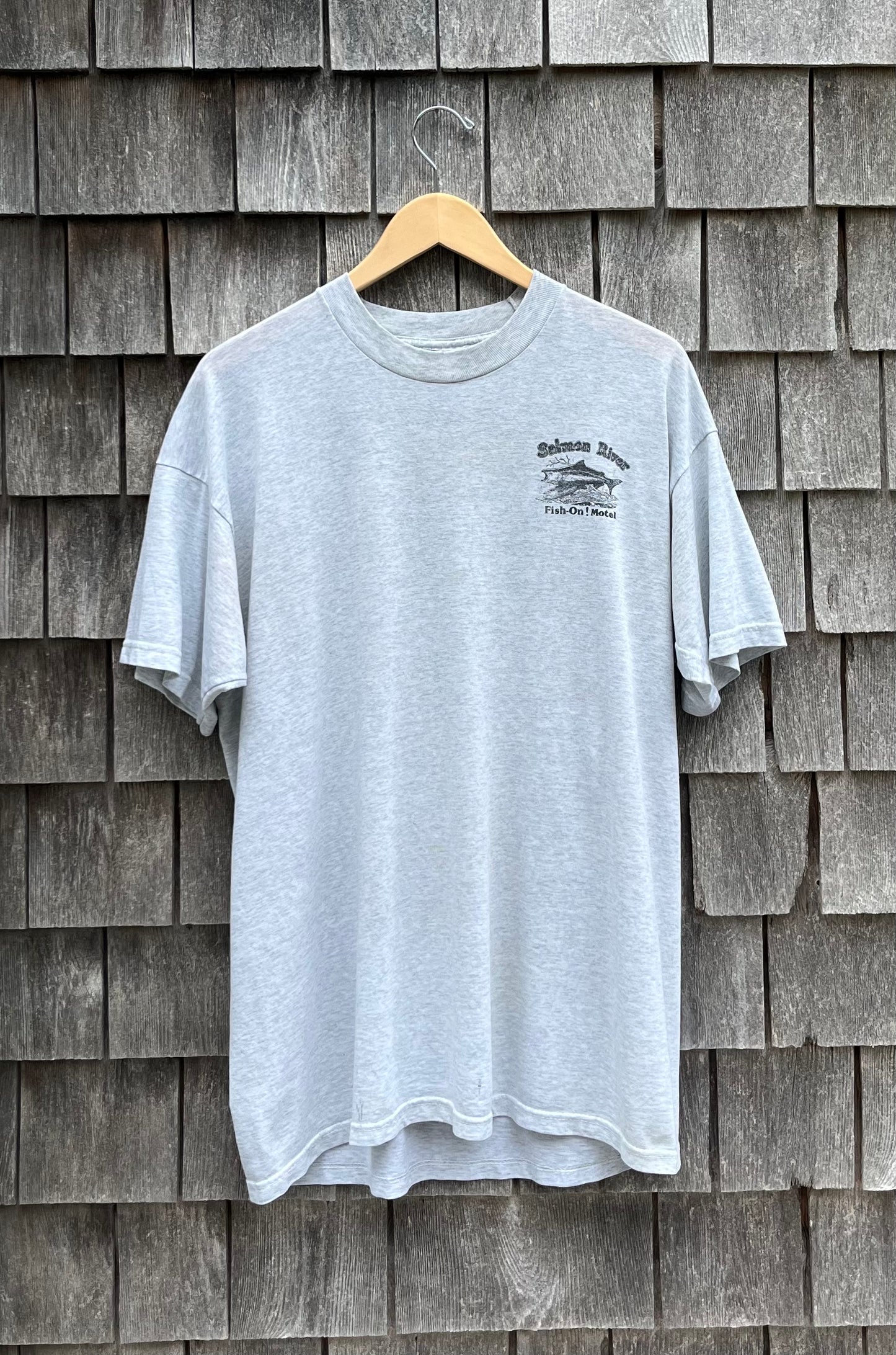 90s Pulaski NY Salmon River Fish On Motel T-Shirt (L)