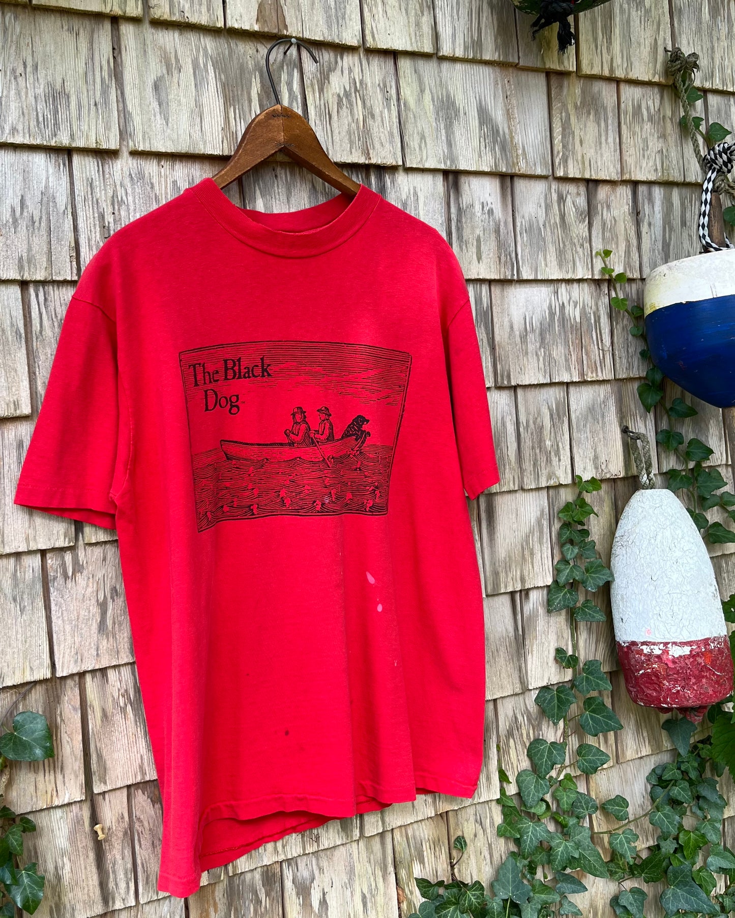 80s The Black Dog Martha's Vineyard Ferryman Logo T-Shirt (M)