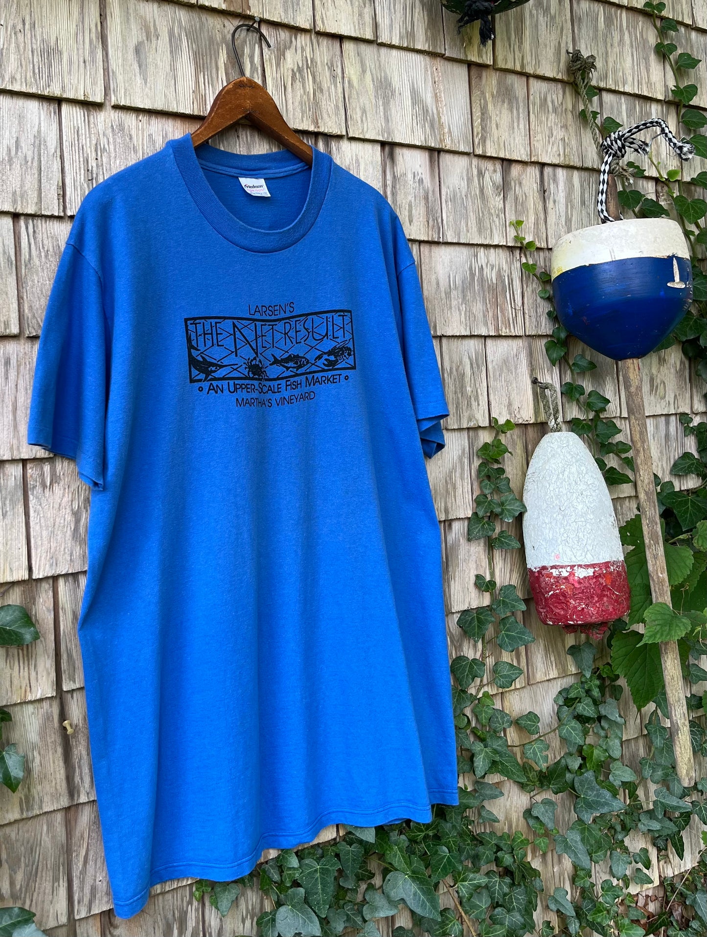 90s Larsen's The Net Result Seafood Market Martha’s Vineyard T-Shirt (L)