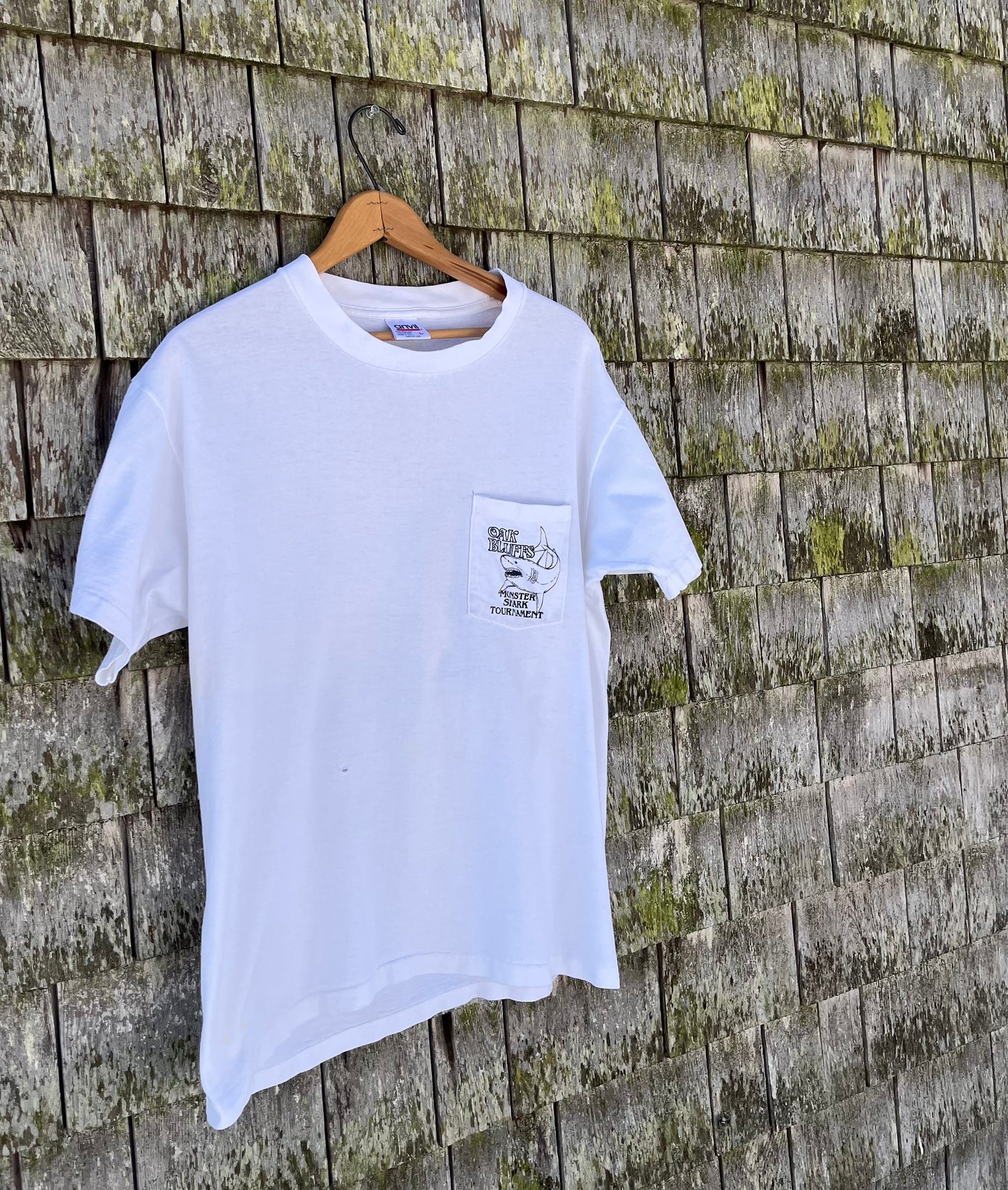 90s Oak Bluffs Monster Shark Tournament Martha’s Vineyard Pocket T-Shirt (L)
