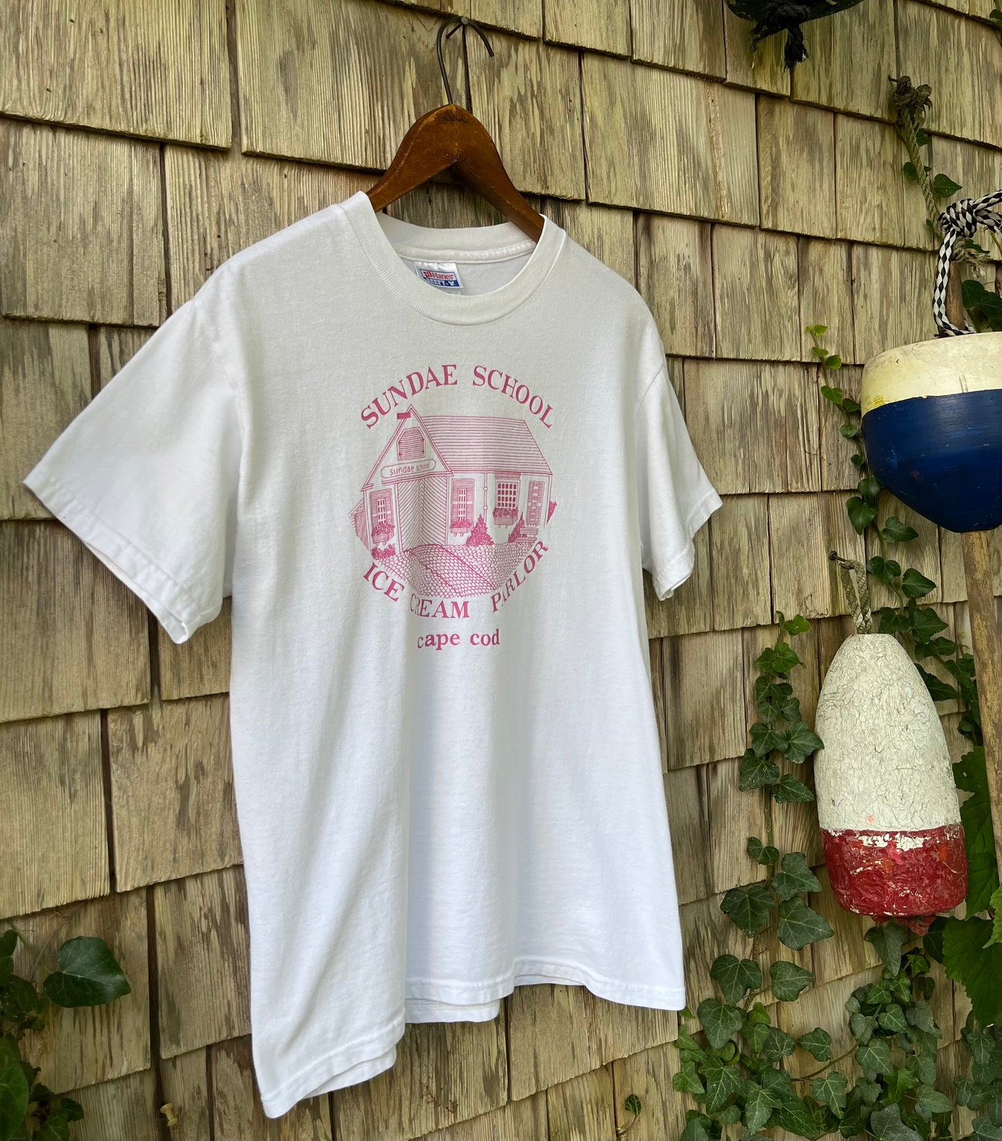 00s Sundae School Ice Cream Shop Dennisport T-Shirt (S)