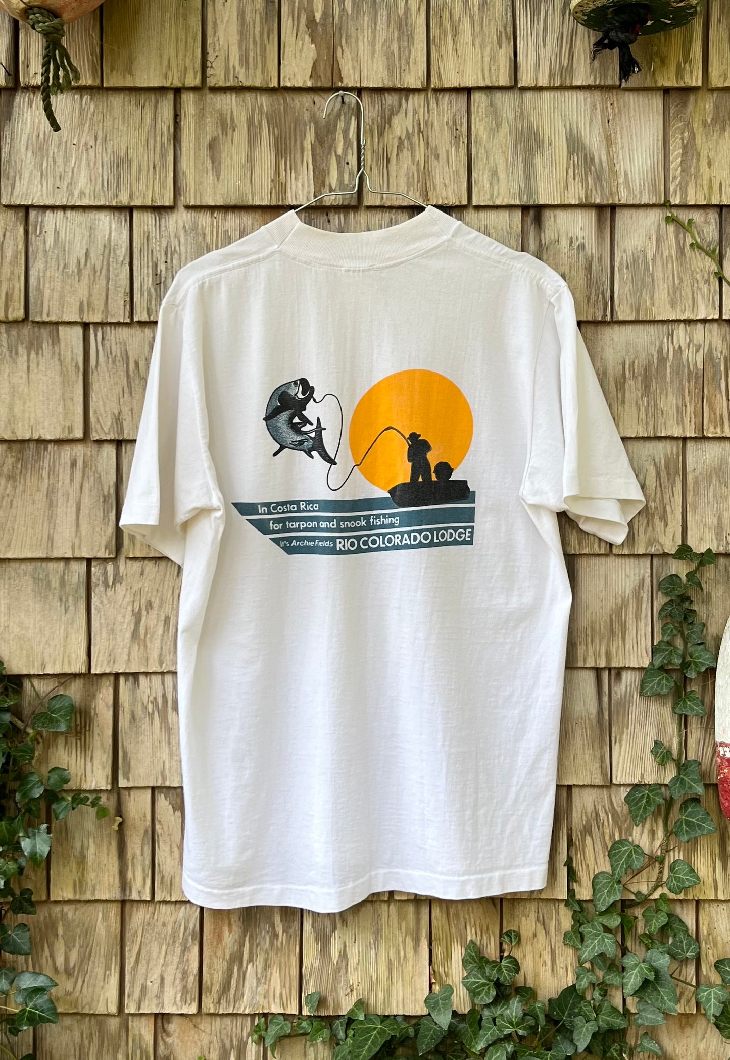 90s Archie Field's Rio Colorado Fishing Lodge Costa Rica Pocket T-Shirt (L)