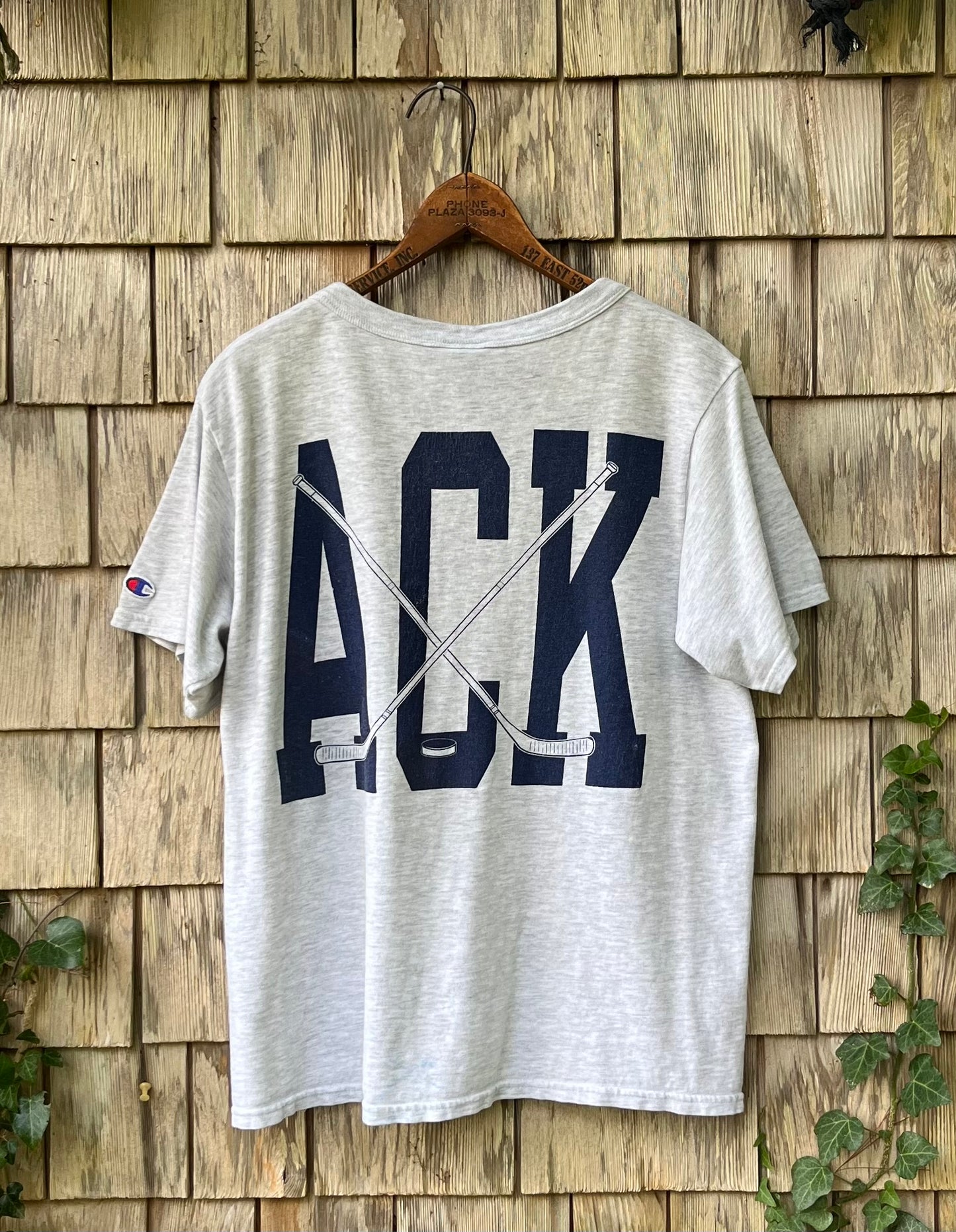 90s Nantucket Ice Hockey Champion T-Shirt (M)