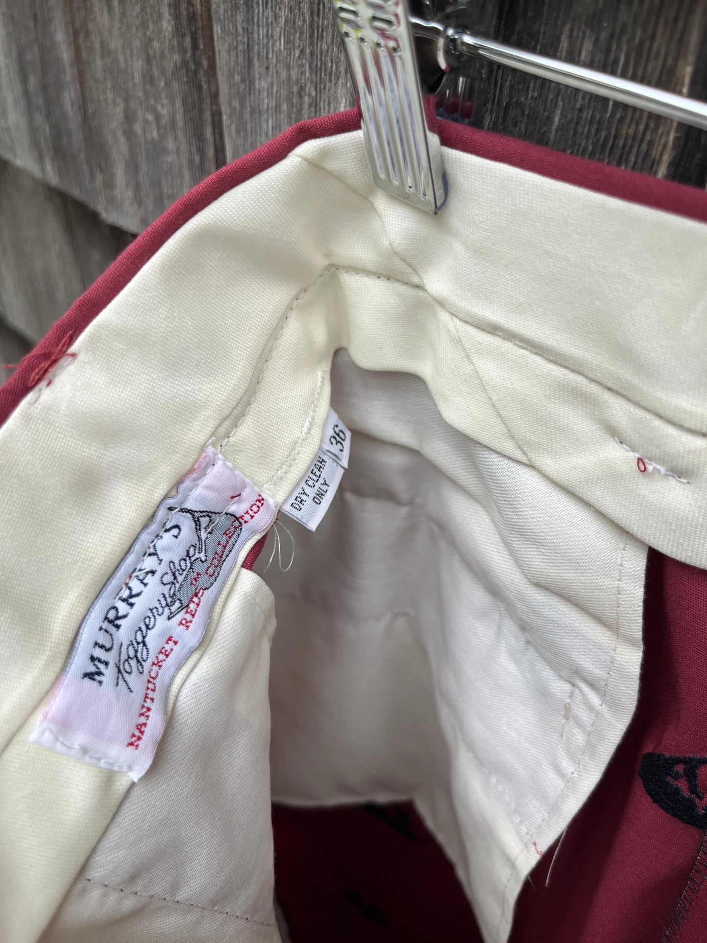 90s Murray’s Toggery Nantucket Reds Embroidered Pants (36/32”)