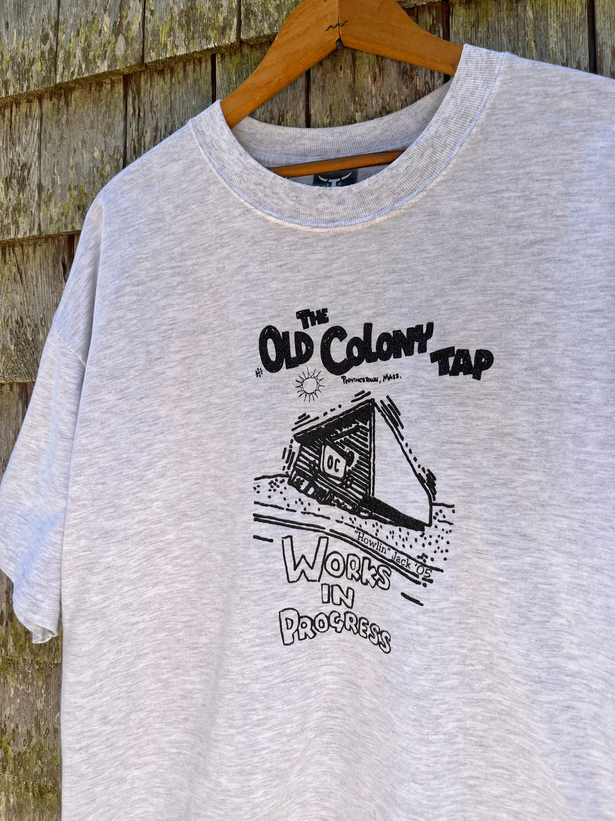 00s Old Colony Tap Provincetown Howlin Jack Memorial T-Shirt (L/XL)
