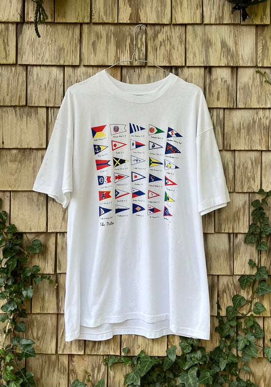 90s California Delta Yacht Clubs Burgee Flags T-Shirt (L/XL)