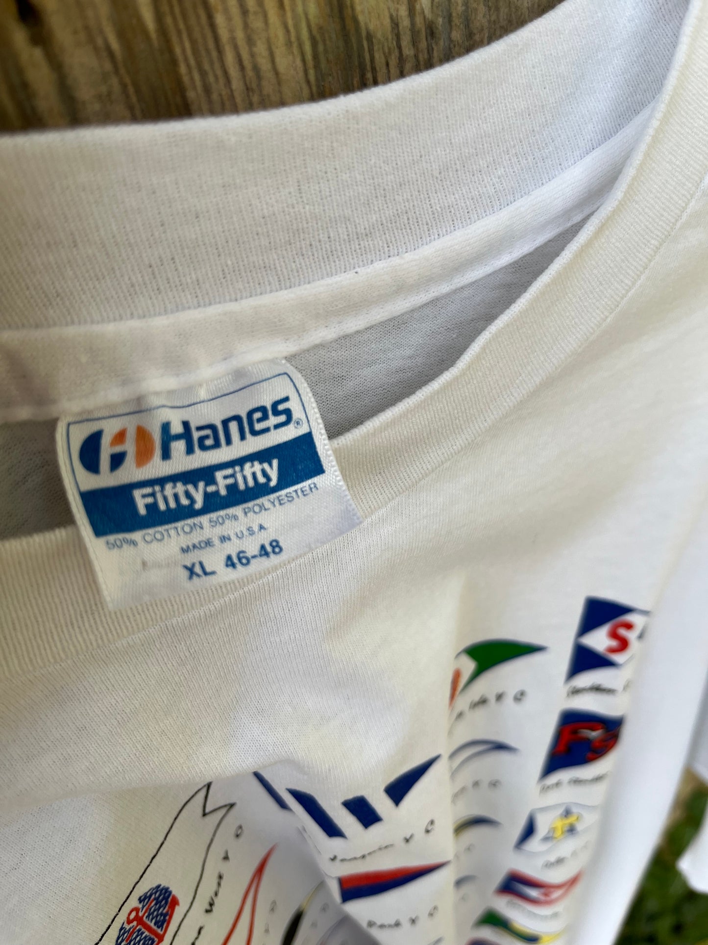 90s California Delta Yacht Clubs Burgee Flags T-Shirt (L/XL)