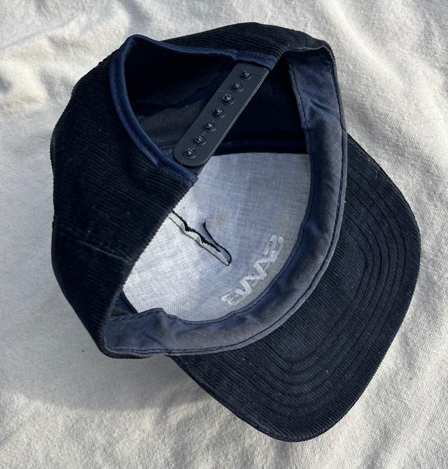 80s Saab Motors Corduroy Snapback Cap (OSFA)