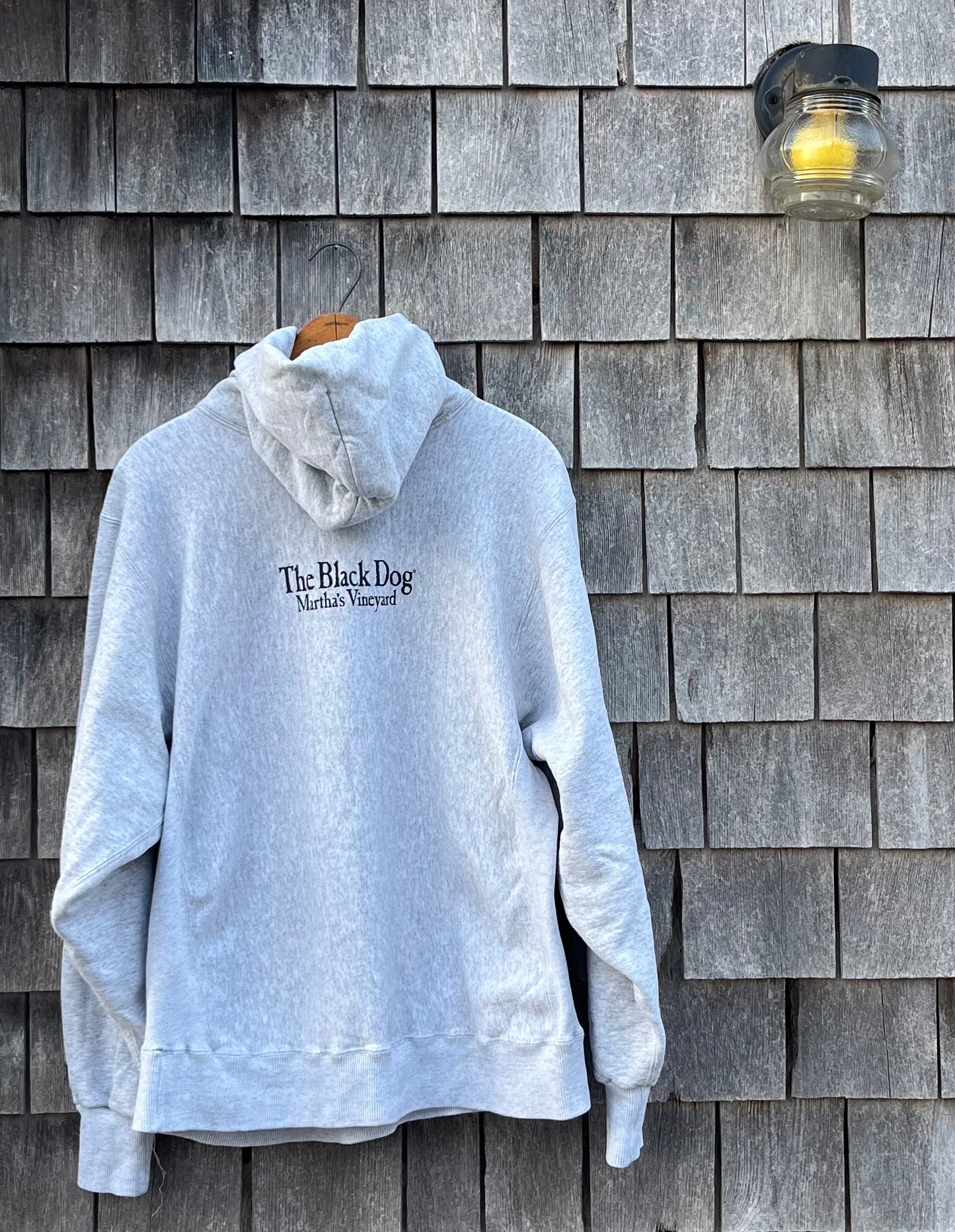 90s The Black Dog Martha’s Vineyard Hoodie (XL)