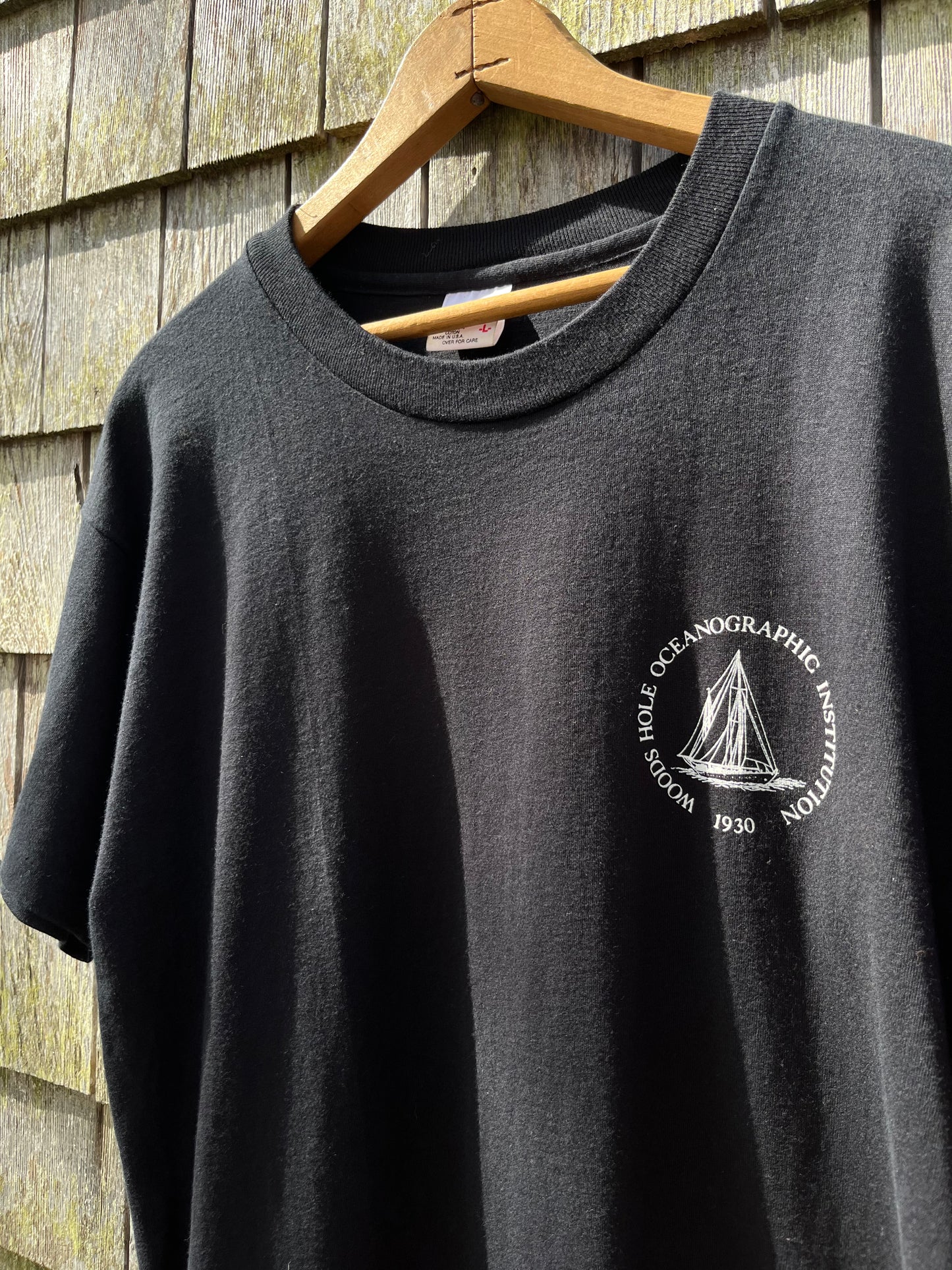 90s Woods Hole Oceanographic Institute Research Vessels T-Shirt (L)
