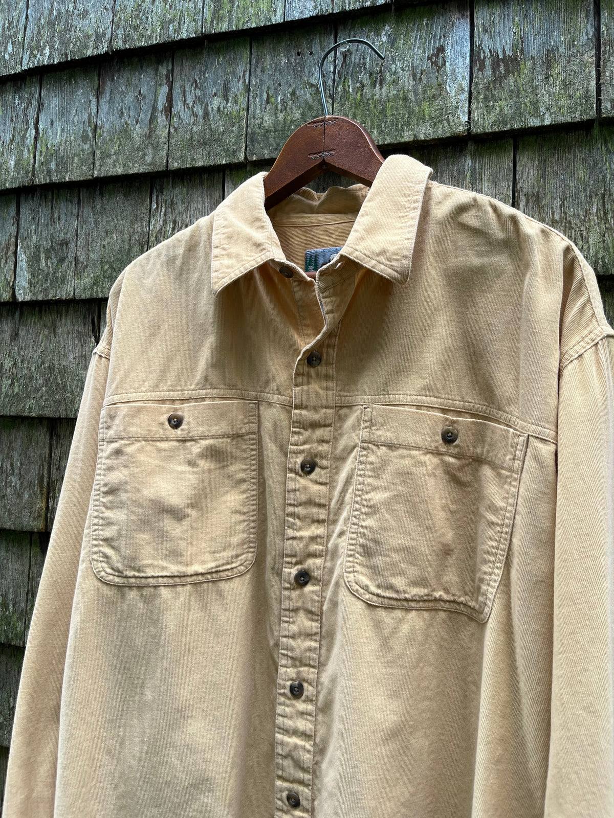 90s Eastern Mountain Sports Narrow Wale Corduroy Button Up Shirt (L/XL)