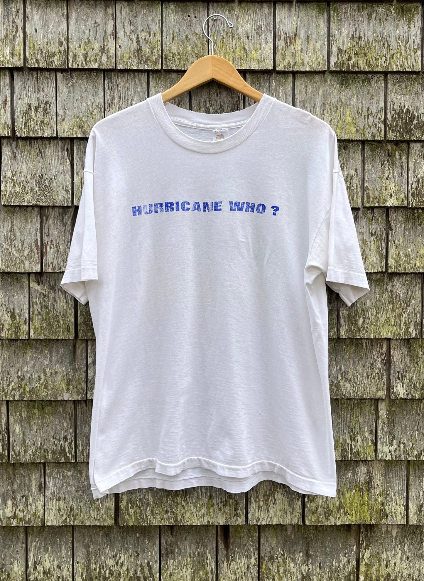 90s 'Hurricane Who?' Hurricane Bob Coast Guard House Narragansett Rhode Island T-Shirt (XL)