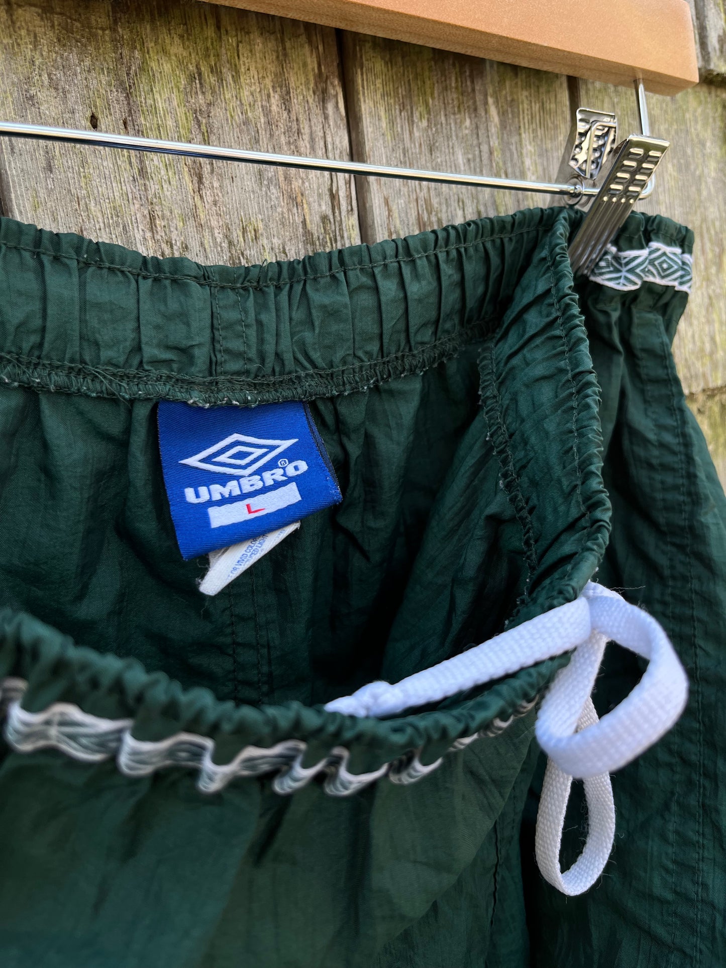 90s Umbro Nylon Drawstring Shorts (L/XL)