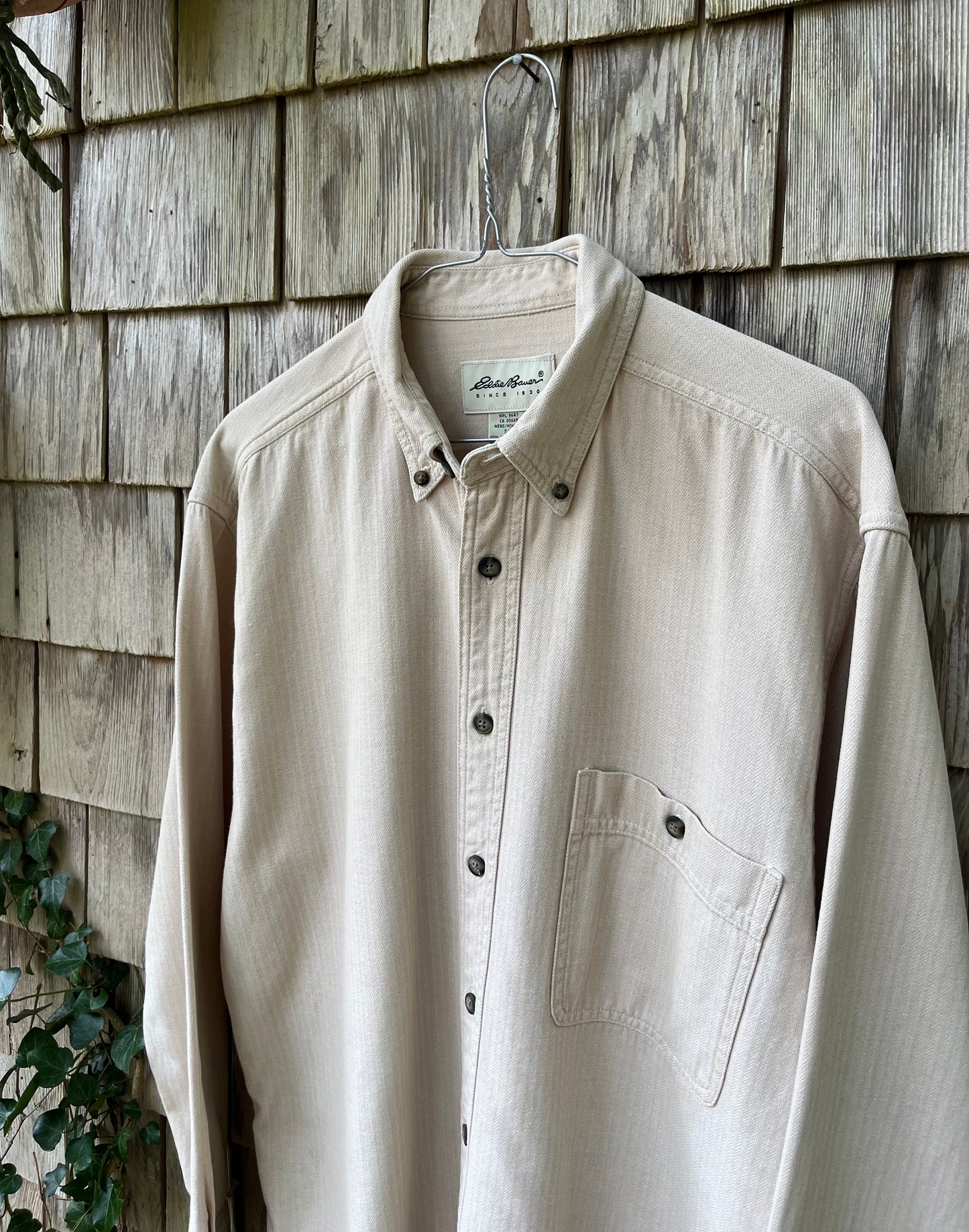 90s Eddie Bauer Herringbone Twill Weave Cotton Button Down Shirt (L)