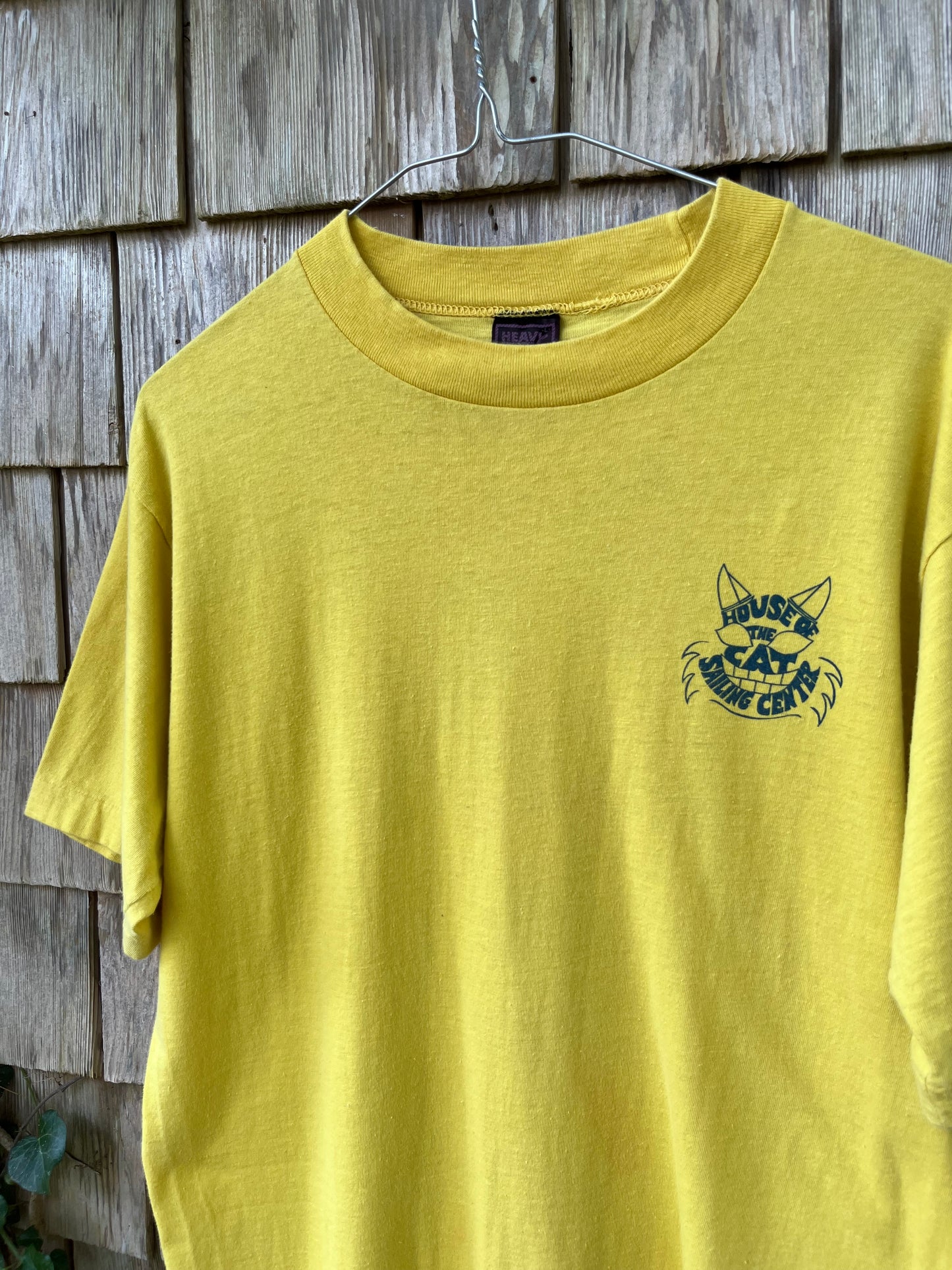 70s House of the Cat Sailing Center Mile High Hobie Regatta Huntington Lake California T-Shirt (M/L)
