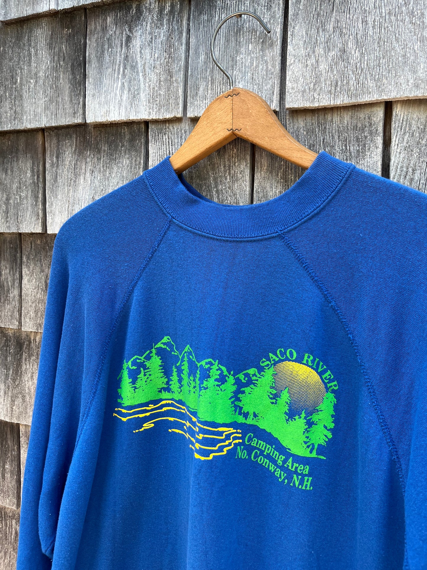 80s Saco River Camping Area New Hampshire Raglan Sleeve Crewneck Sweatshirt (XL)