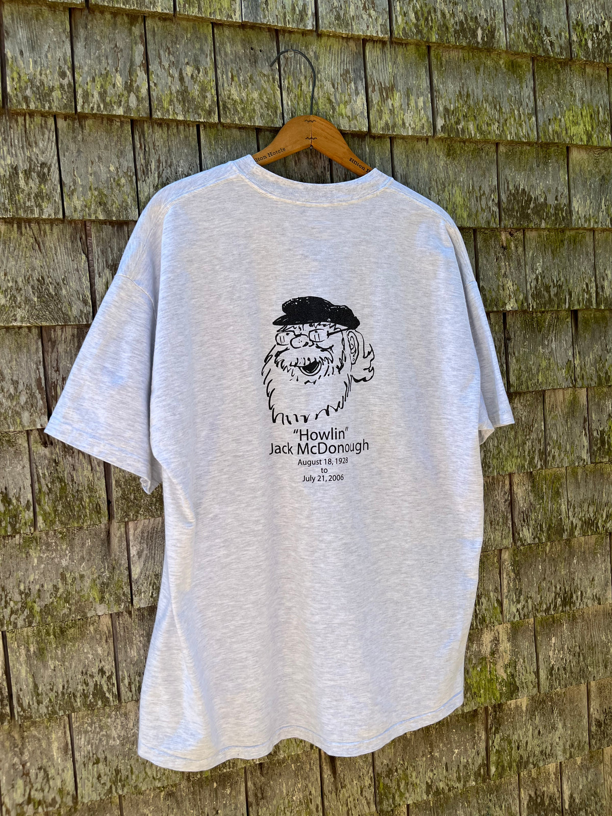 00s Old Colony Tap Provincetown Howlin Jack Memorial T-Shirt (L/XL)