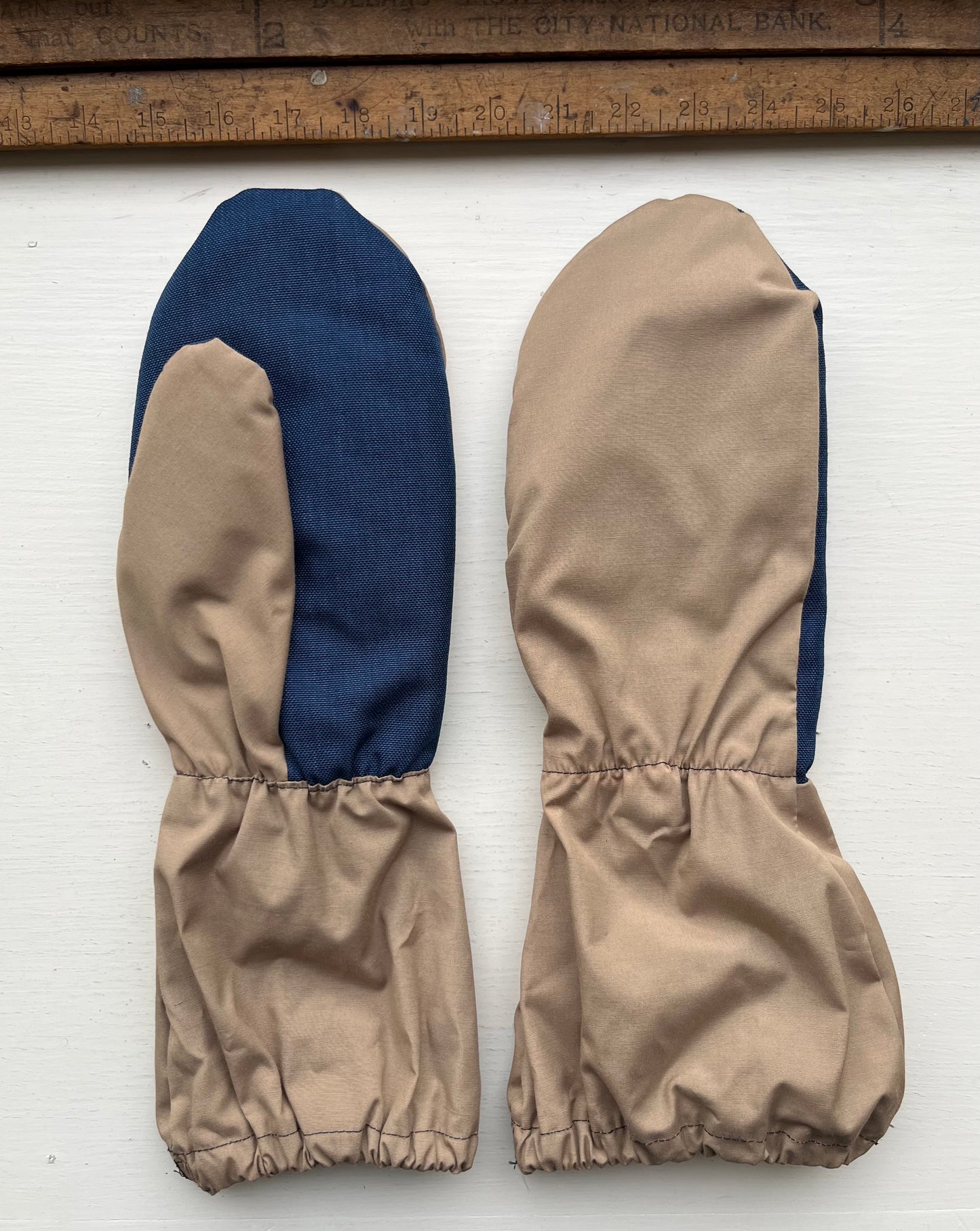 70s Eastern Mountain Sports Boston Mitts (Large)