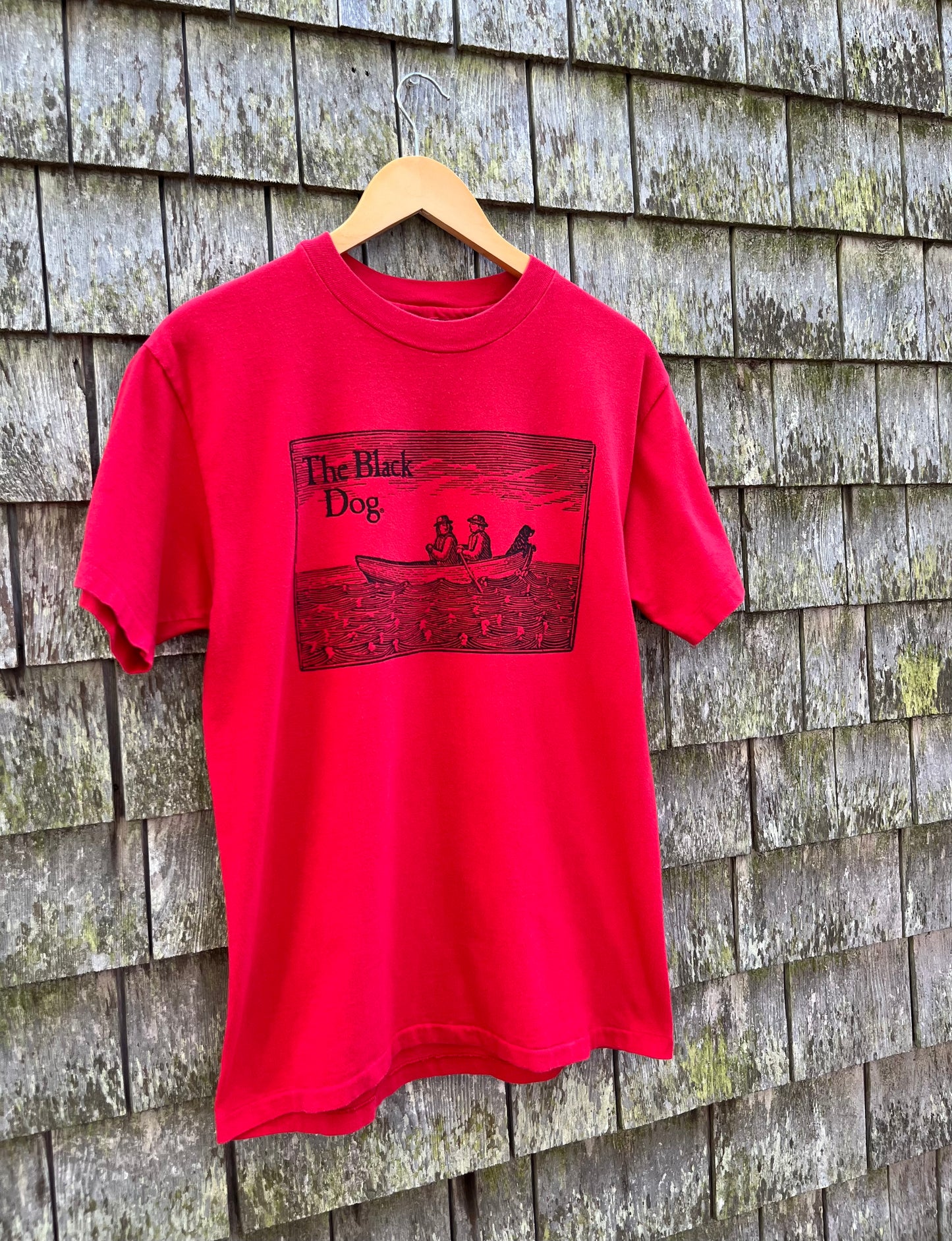 90s Black Dog Martha’s Vineyard Ferryman Logo T-Shirt (M)