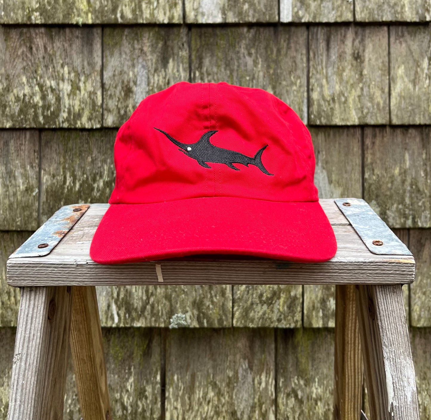 00s Larsen’s Seafood Market Menemsha MV Strapback Cap (OSFA)