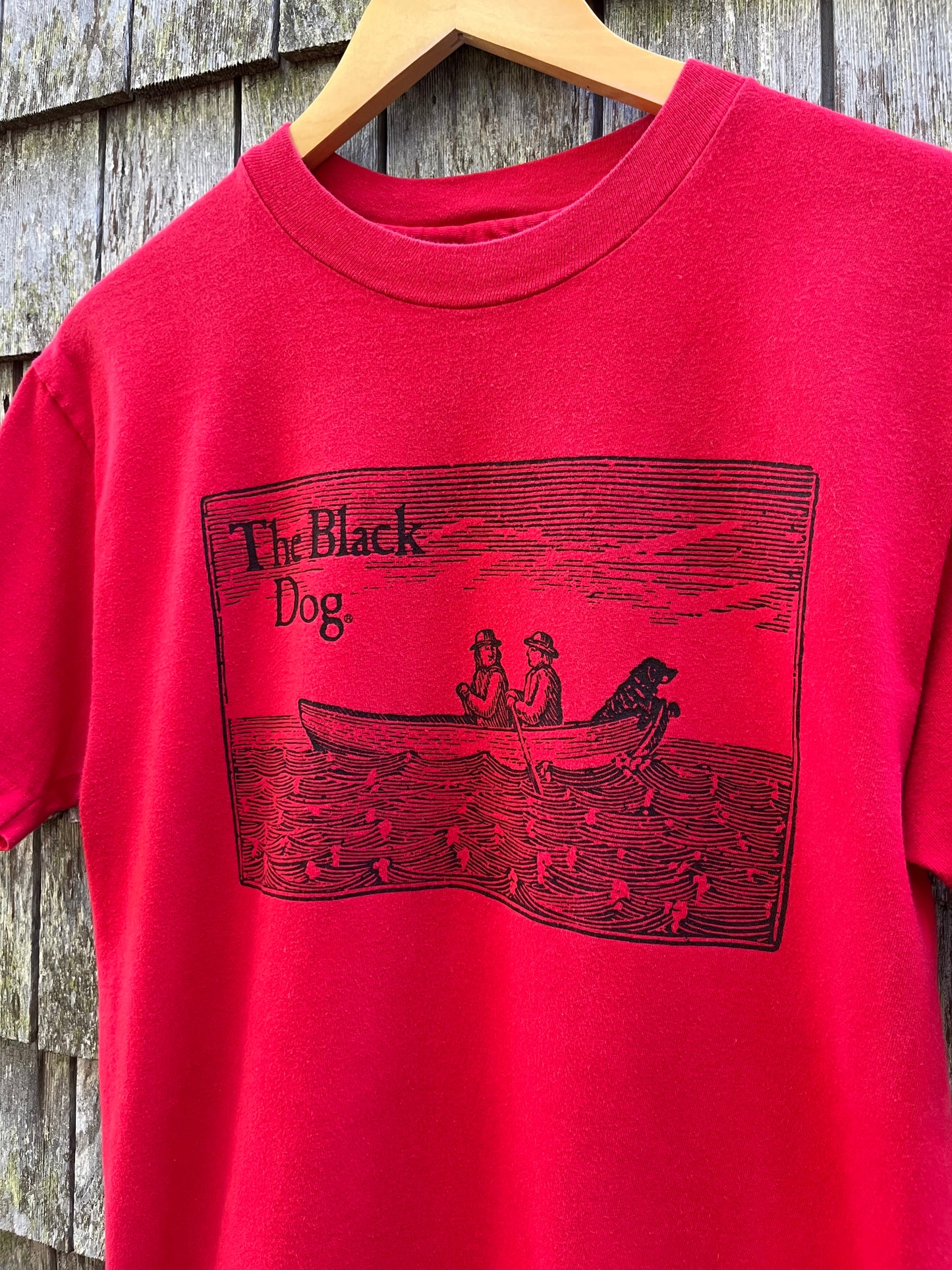 90s Black Dog Martha’s Vineyard Ferryman Logo T-Shirt (M)