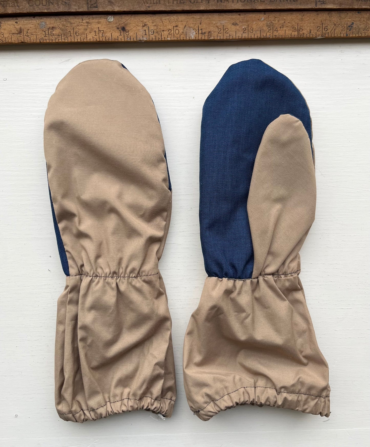 70s Eastern Mountain Sports Boston Mitts (Large)