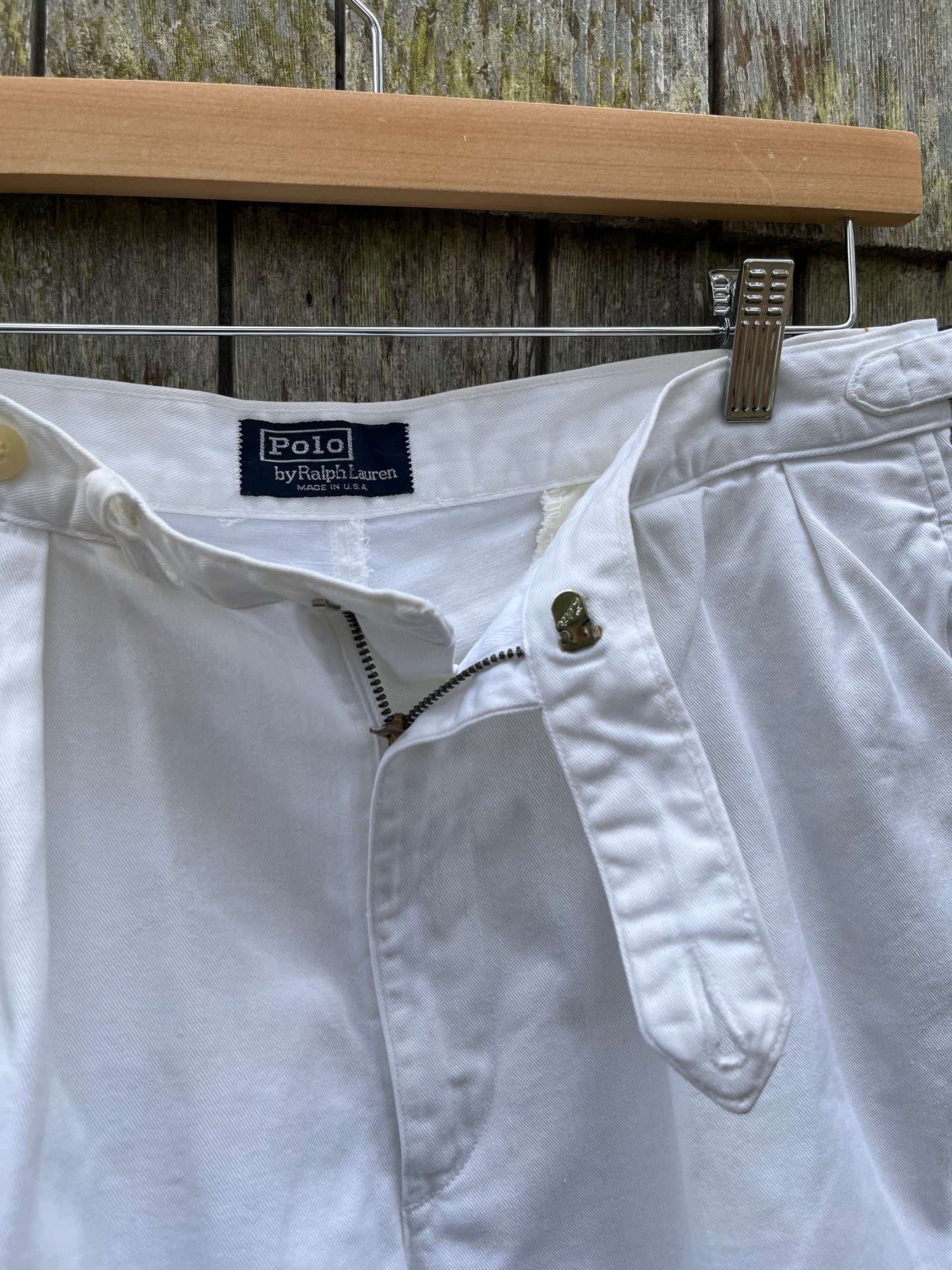 90s Polo Ralph Lauren Pleated Cotton Twill Buckle Adjust Shorts (32/6”)