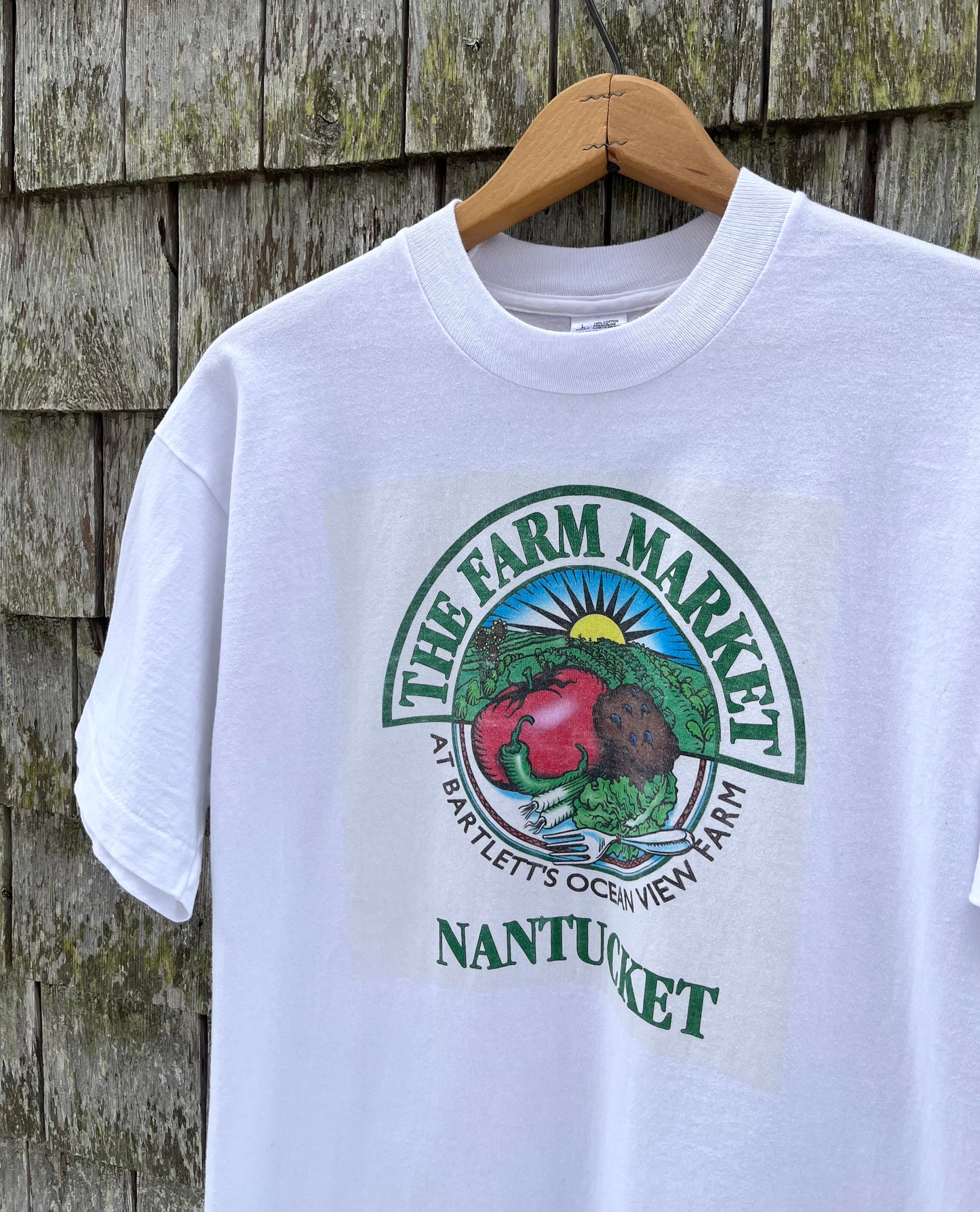 90s Bartlett Ocean View Farm Market Nantucket T-Shirt (M)