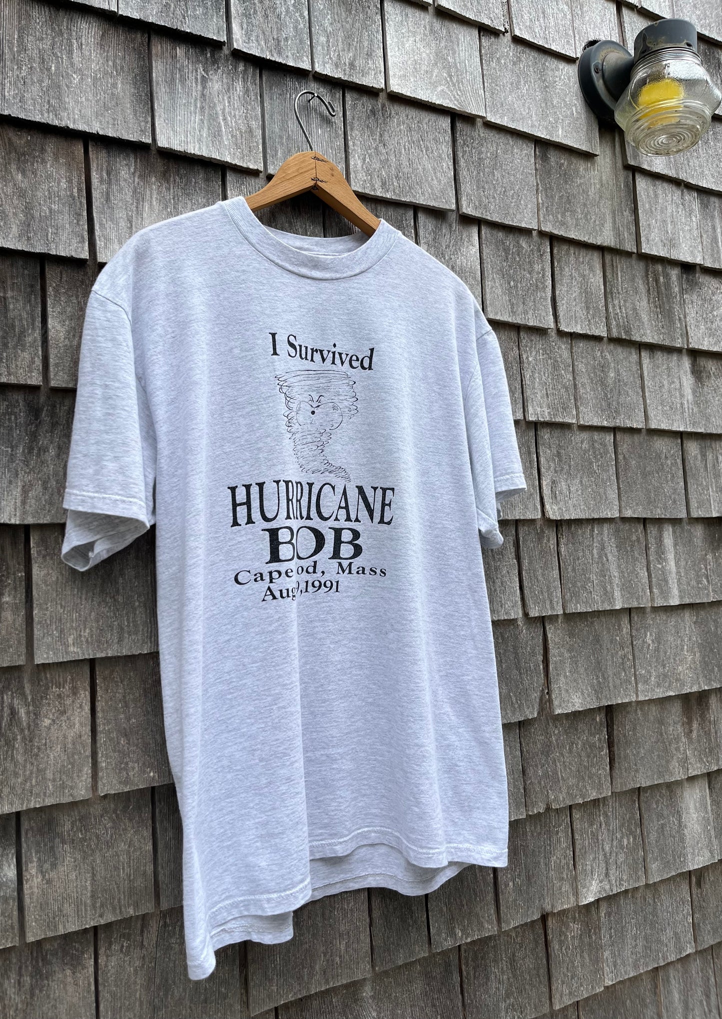 90s I Survived Hurricane Bob Cape Cod August 1991 T-Shirt (L)