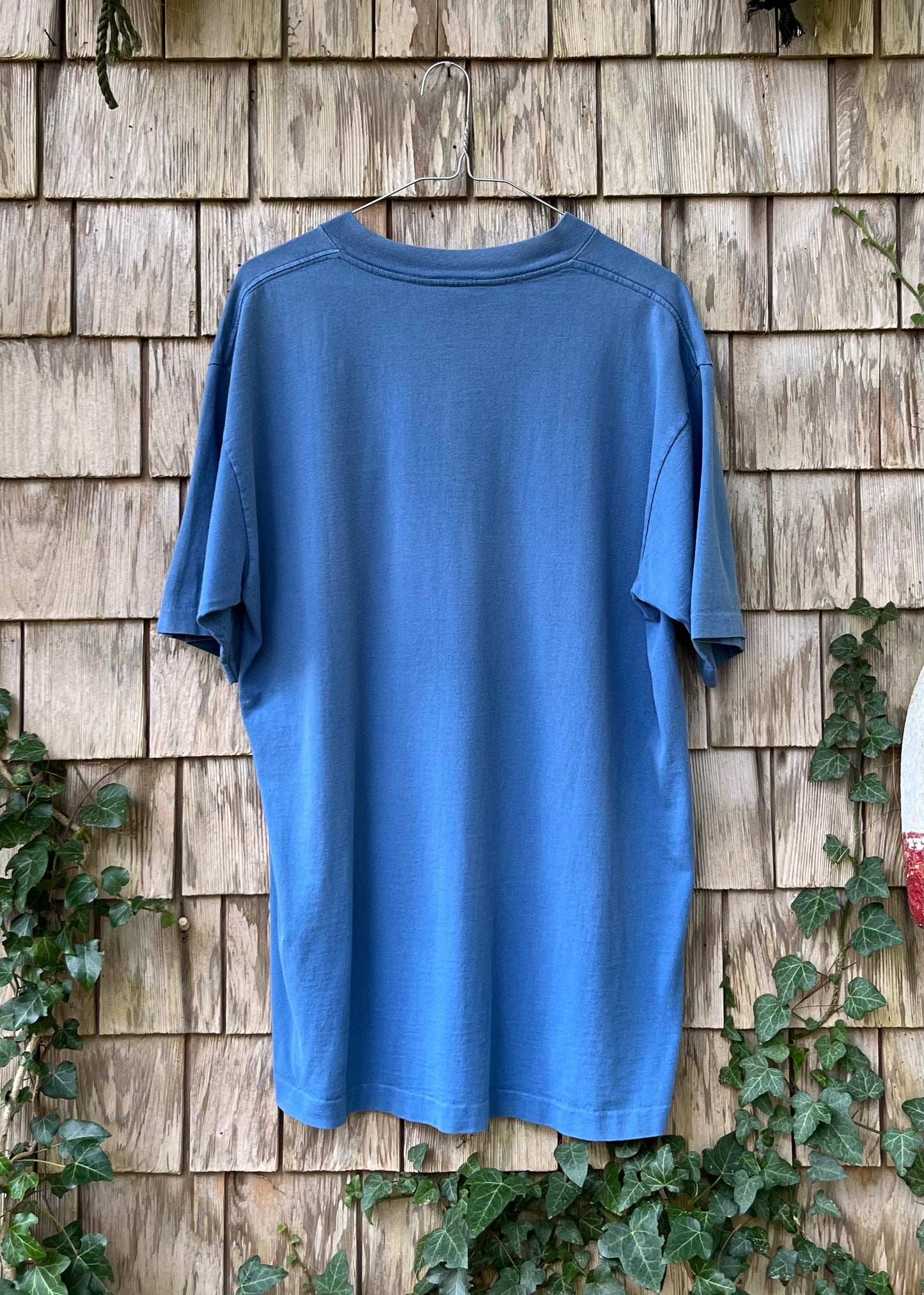 90s River's Edge Sports Shop Rangeley Lake Maine Embroidered T-Shirt (L)