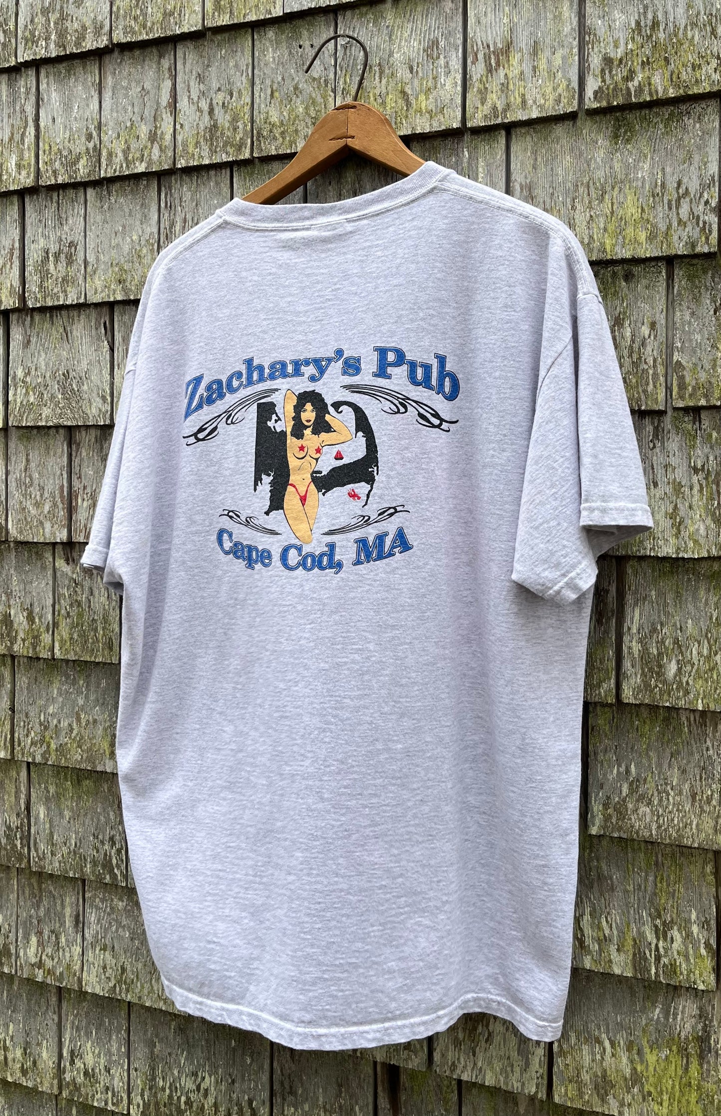 00s Zachary’s Pub Mashpee Cape Cod T-Shirt (L)