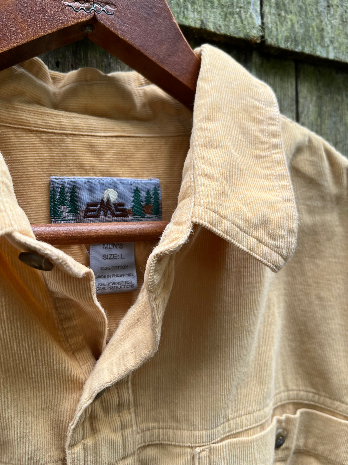 90s Eastern Mountain Sports Narrow Wale Corduroy Button Up Shirt (L/XL)