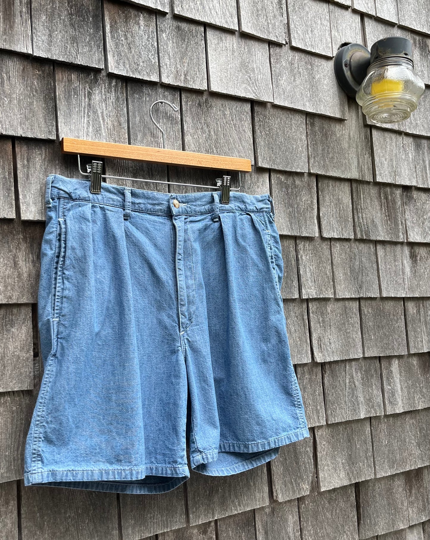 90s Polo Ralph Lauren Cotton Chambray Pleated Front Shorts (32/6.5”)