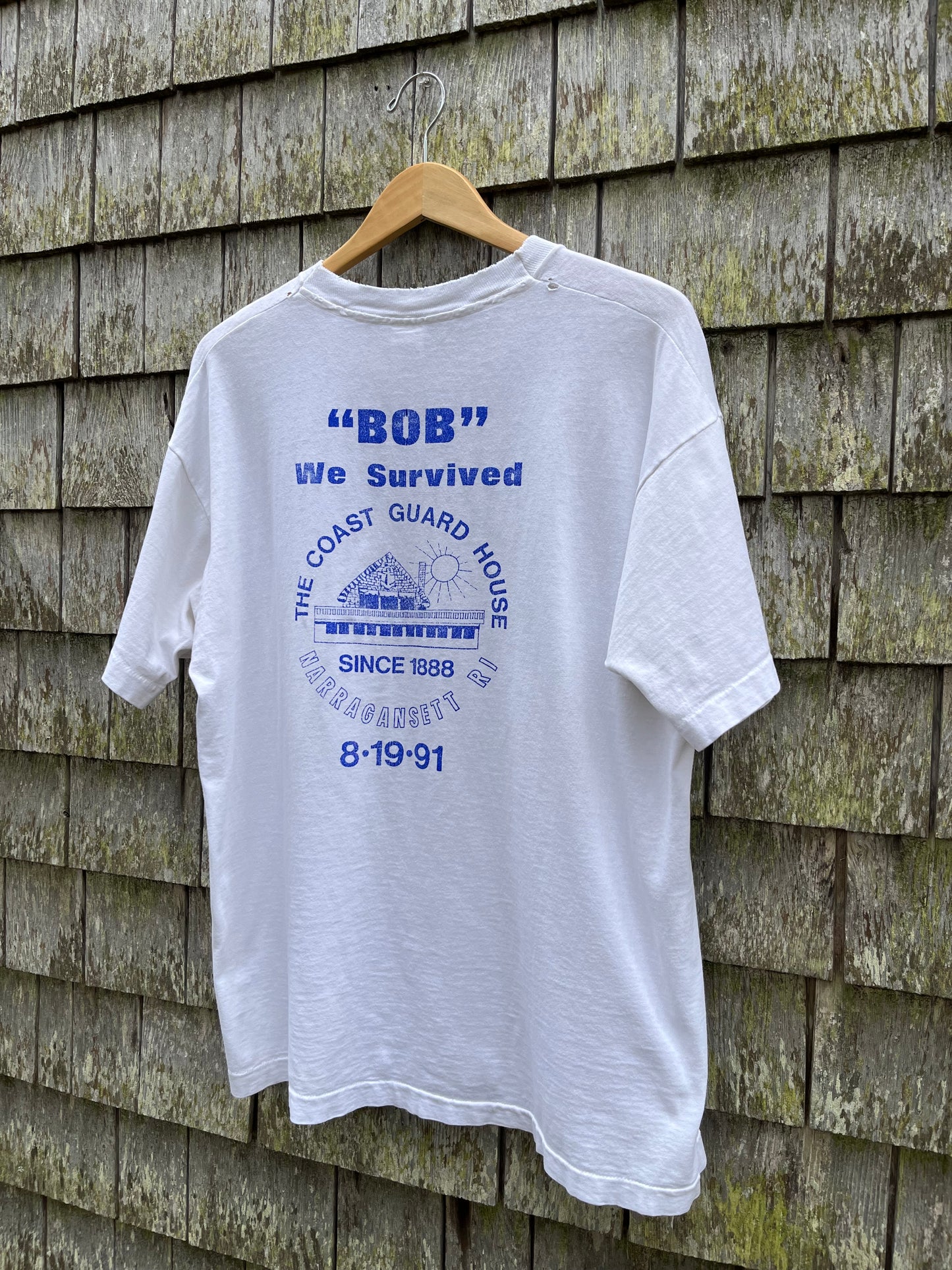 90s 'Hurricane Who?' Hurricane Bob Coast Guard House Narragansett Rhode Island T-Shirt (XL)