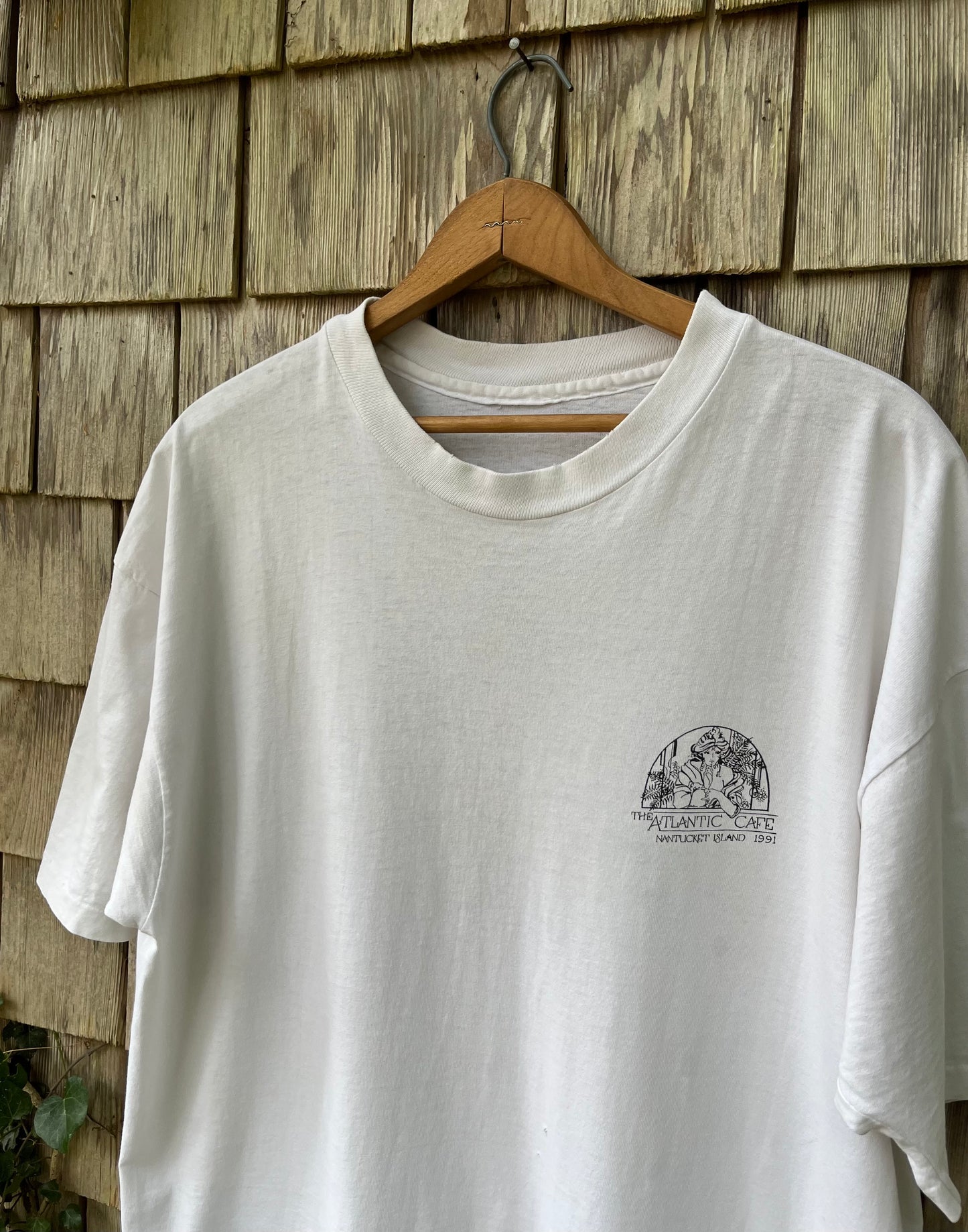 90s The Atlantic Cafe Restaurant and Bar Nantucket T-Shirt (XL)