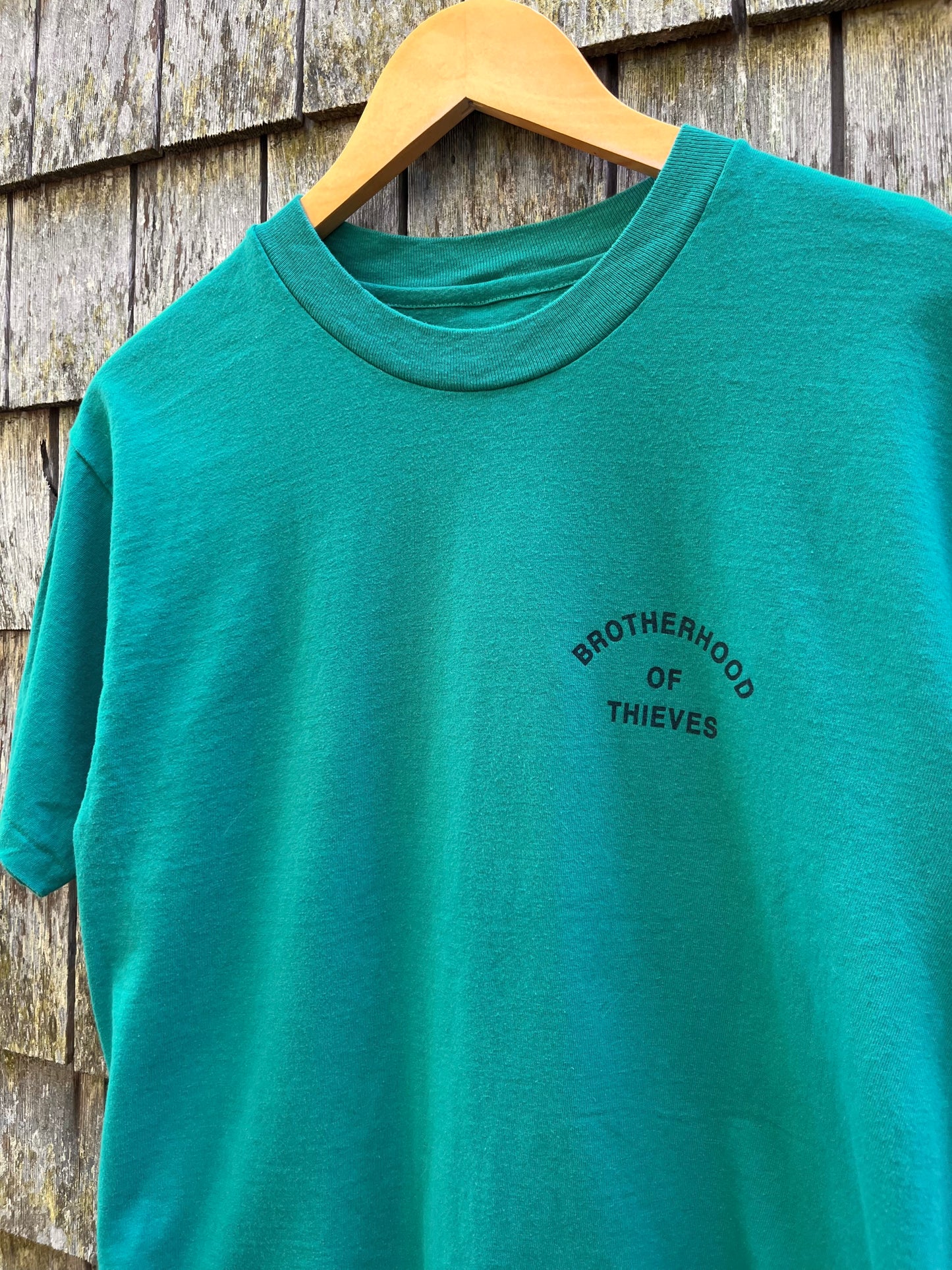 90s Brotherhood of Thieves Whaling Bar & Tavern Nantucket T-Shirt (M)