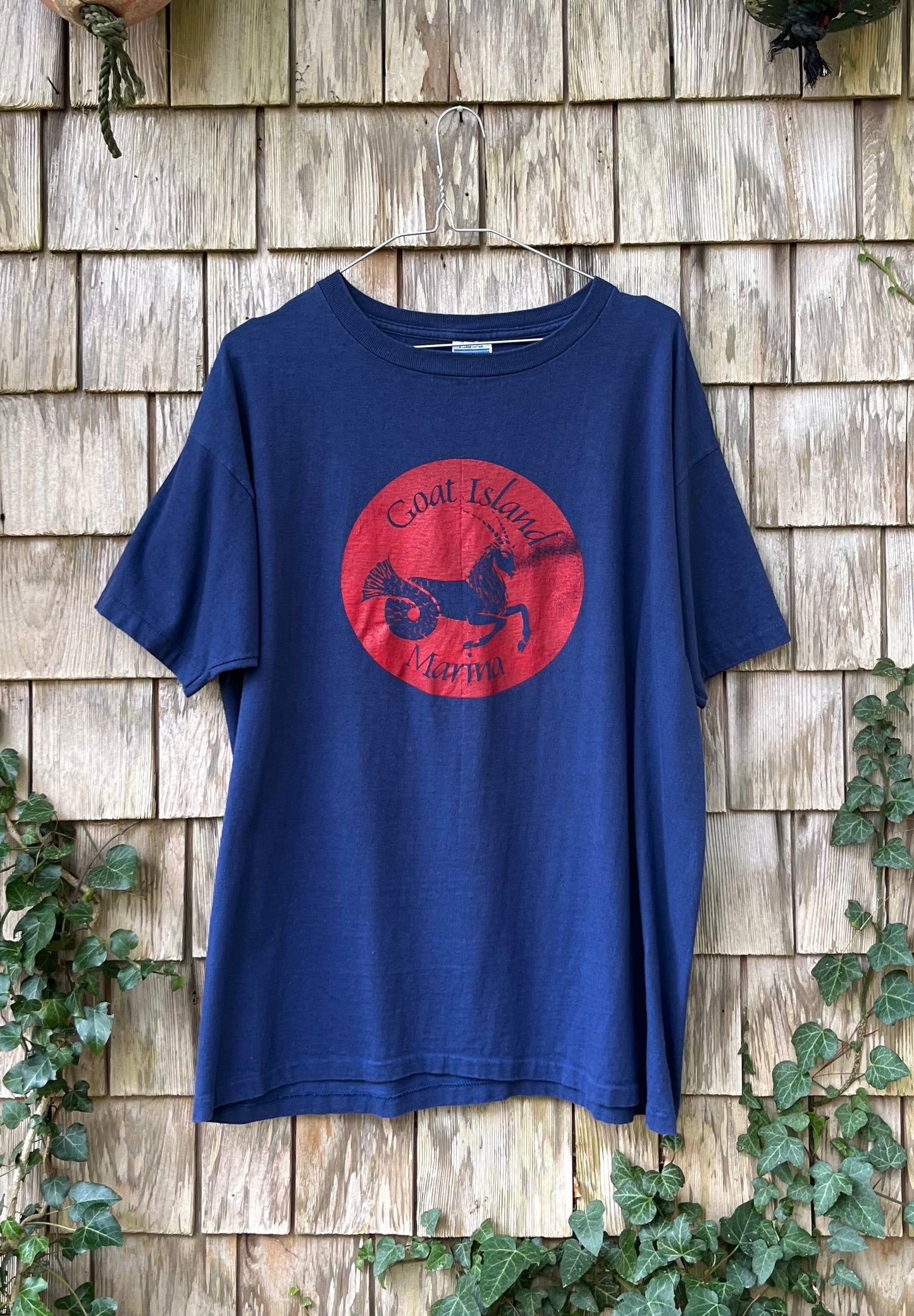 80s Goat Island Marina Newport Rhode Island T-Shirt (L/XL)