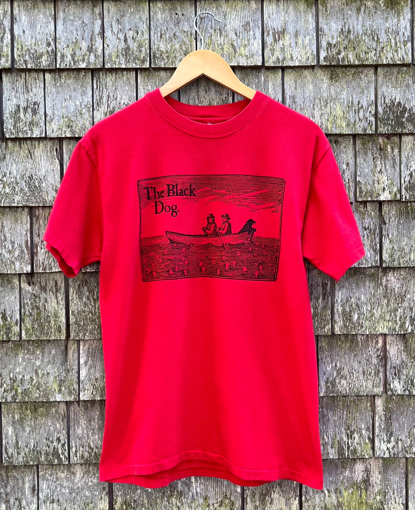 90s Black Dog Martha’s Vineyard Ferryman Logo T-Shirt (M)