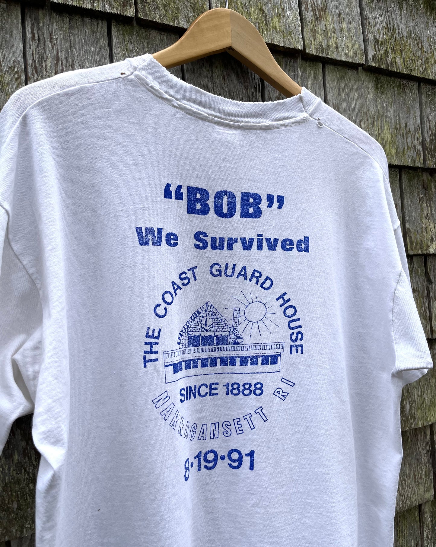 90s 'Hurricane Who?' Hurricane Bob Coast Guard House Narragansett Rhode Island T-Shirt (XL)